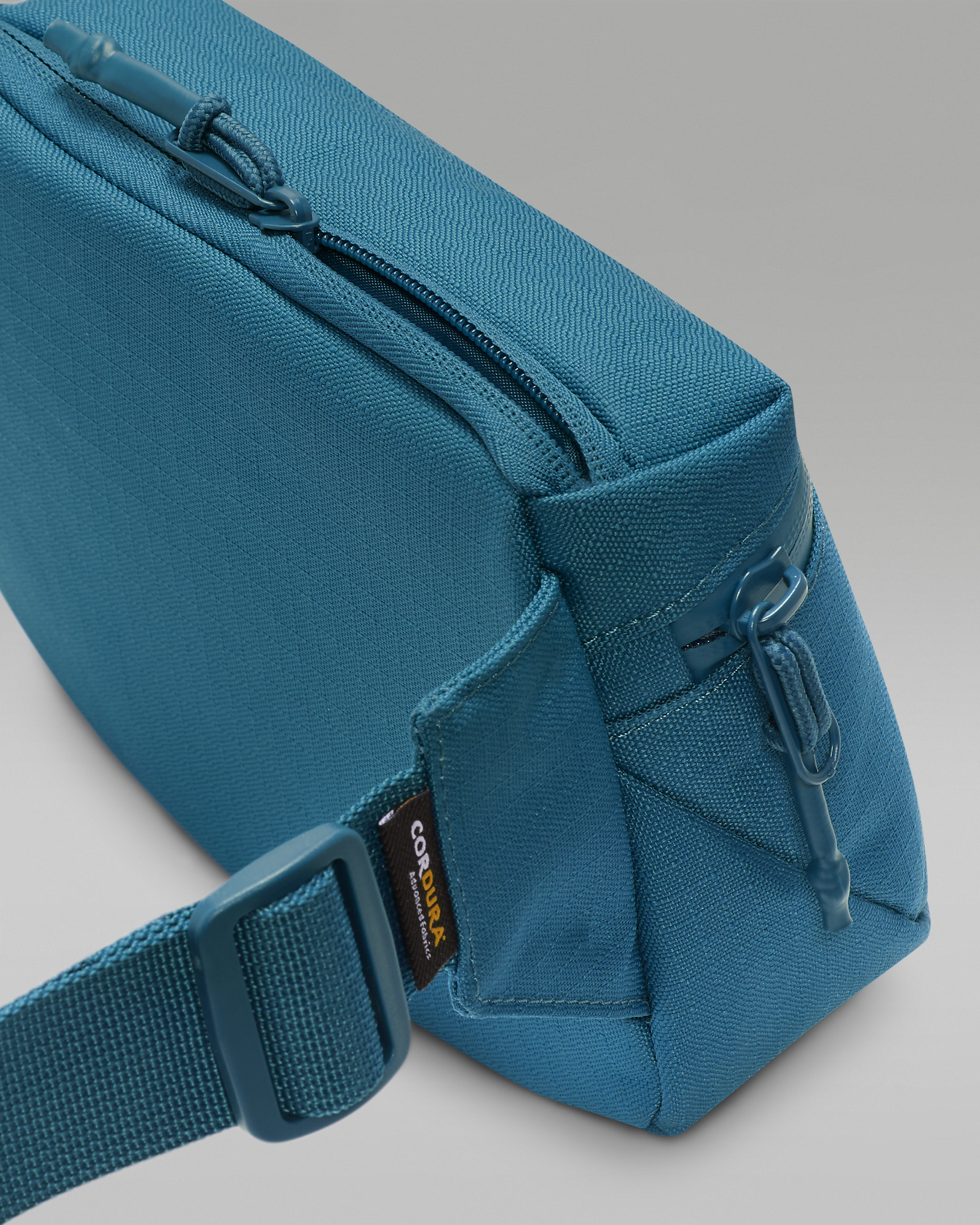 Jordan Franchise Crossbody Bag (2L) - 6