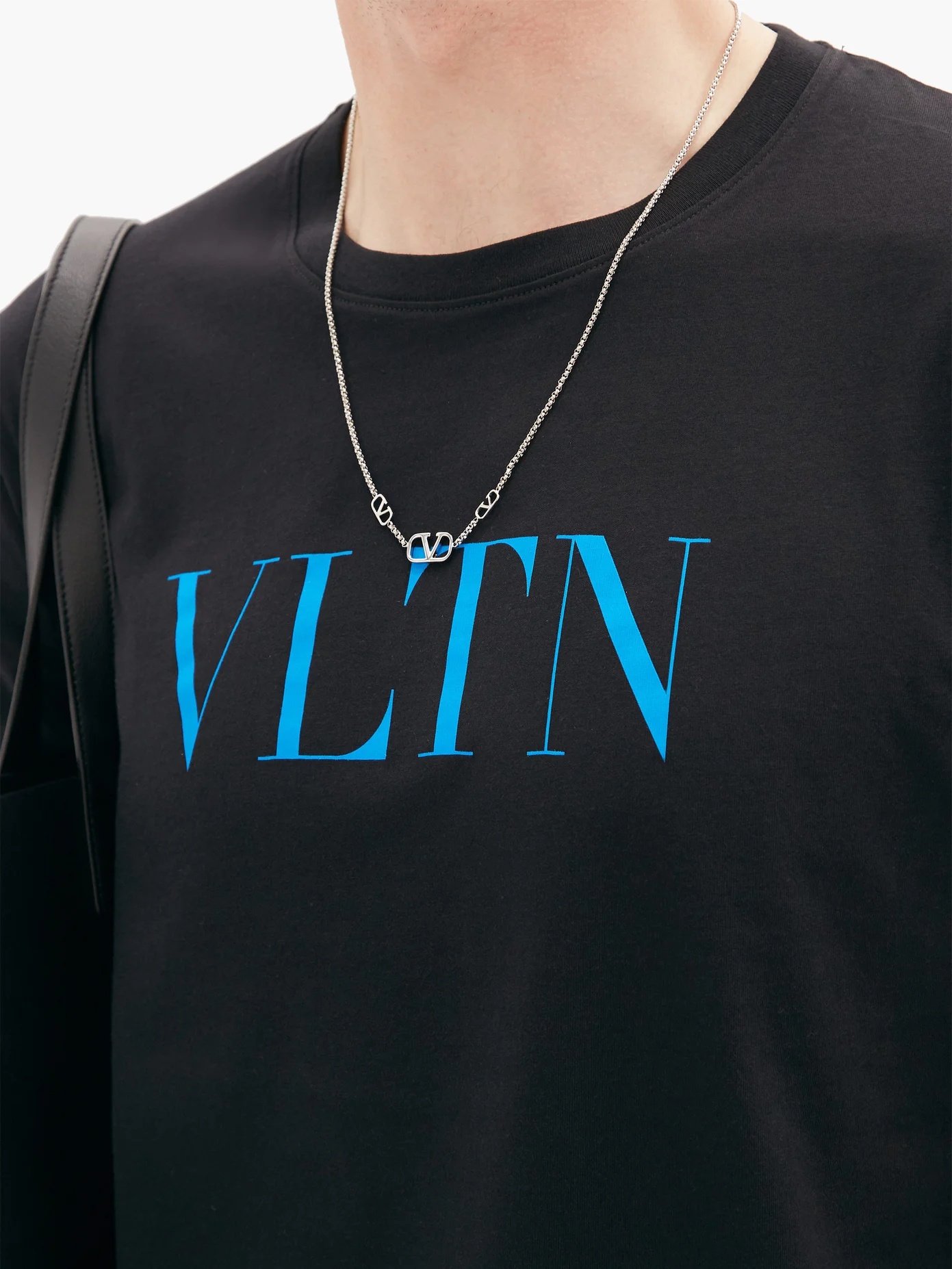 V-logo charm chain-link necklace - 2