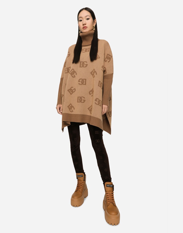 Short wool turtle-neck poncho with DG inlay - 5