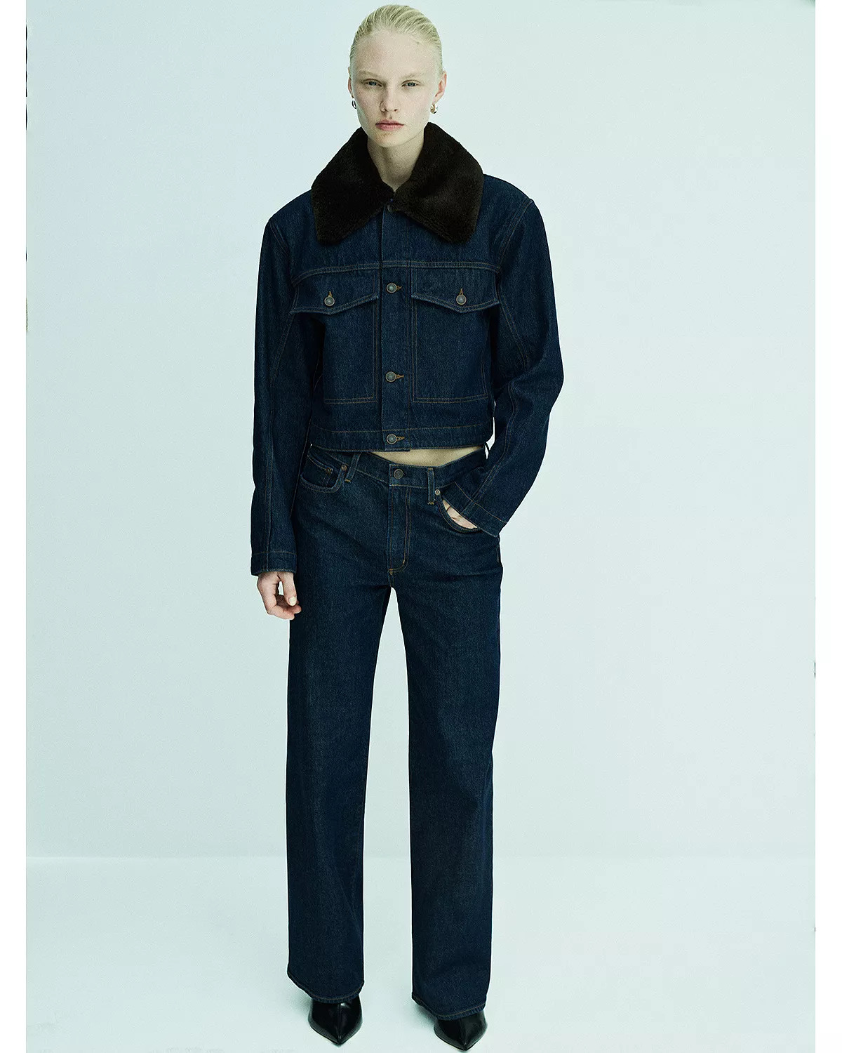 Harper Mid Rise Relaxed Straight Jeans in Reissue - 7