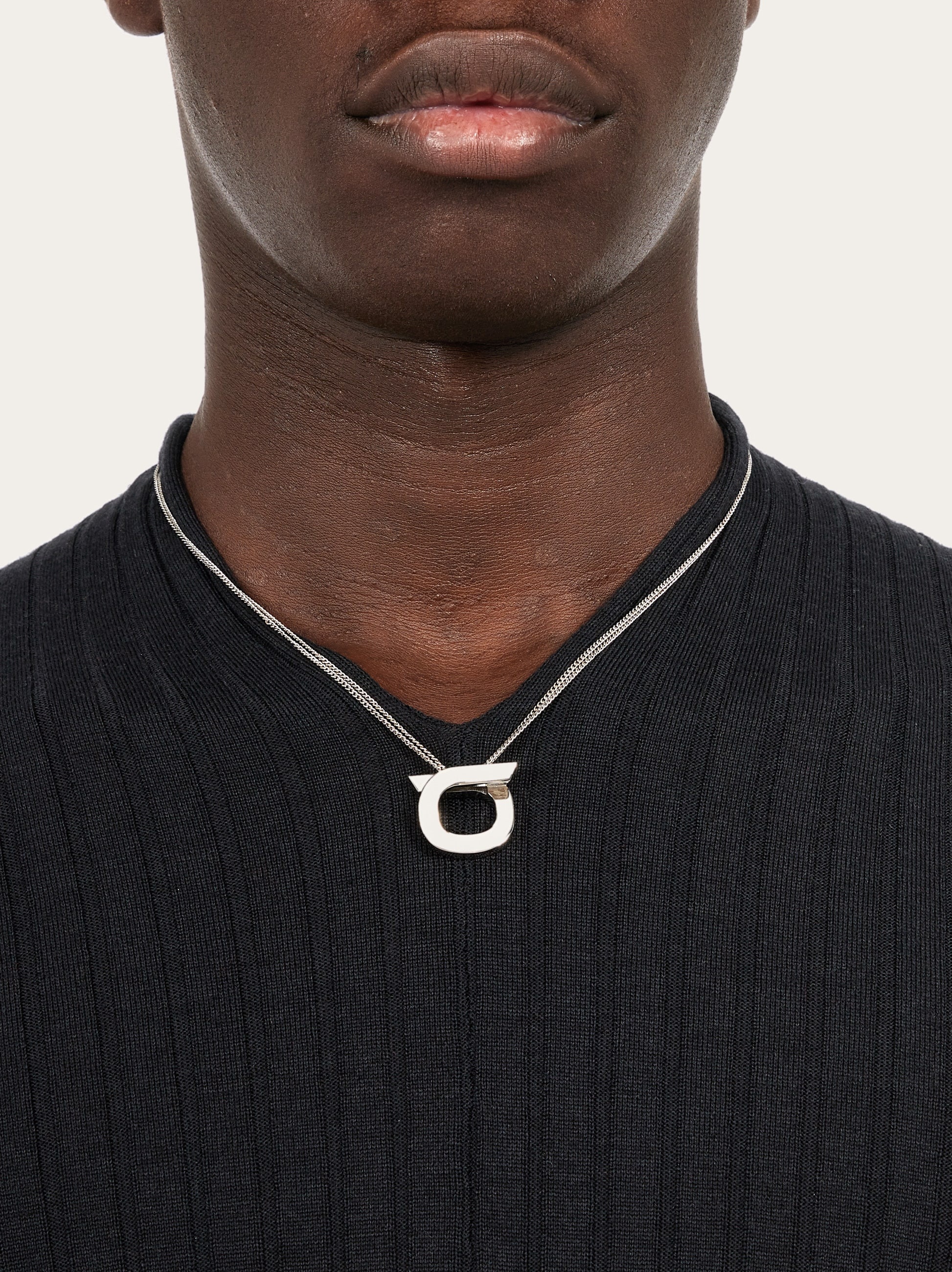Gancini pendant necklace 3