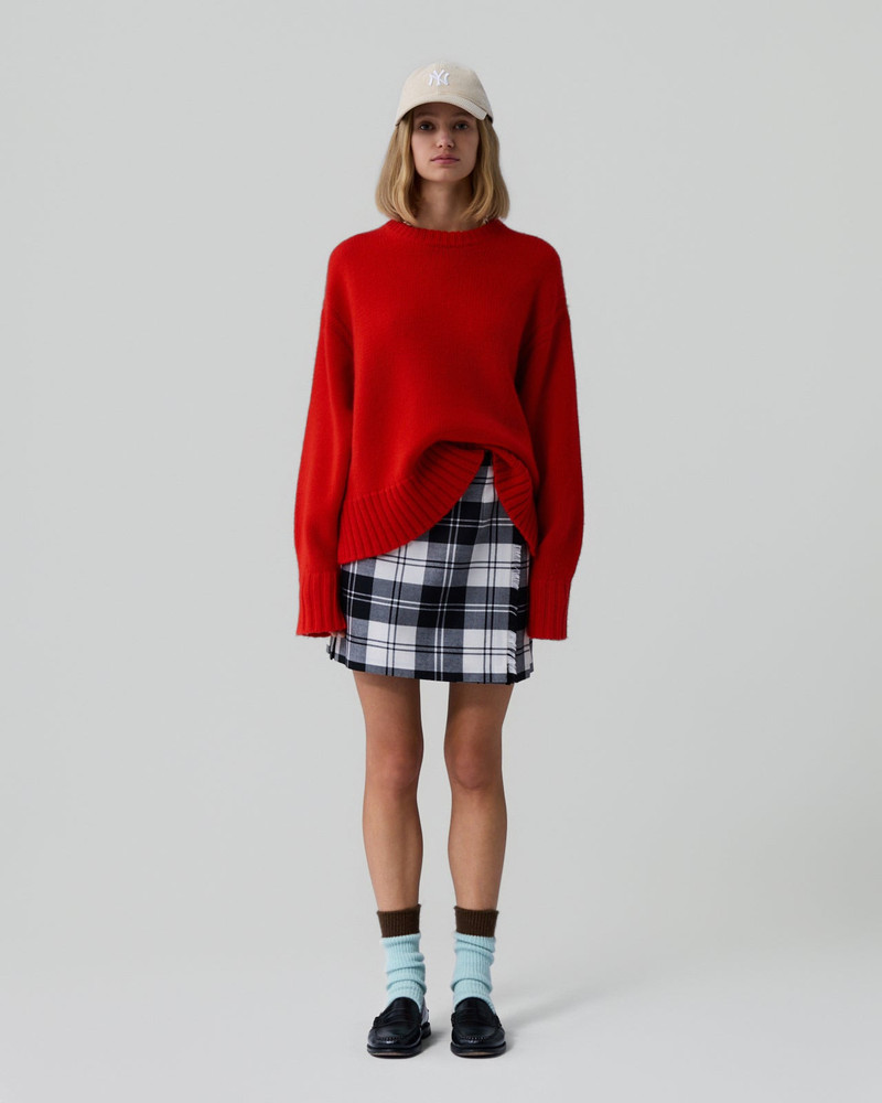 GUEST IN RESIDENCE Cozy Crew outlook