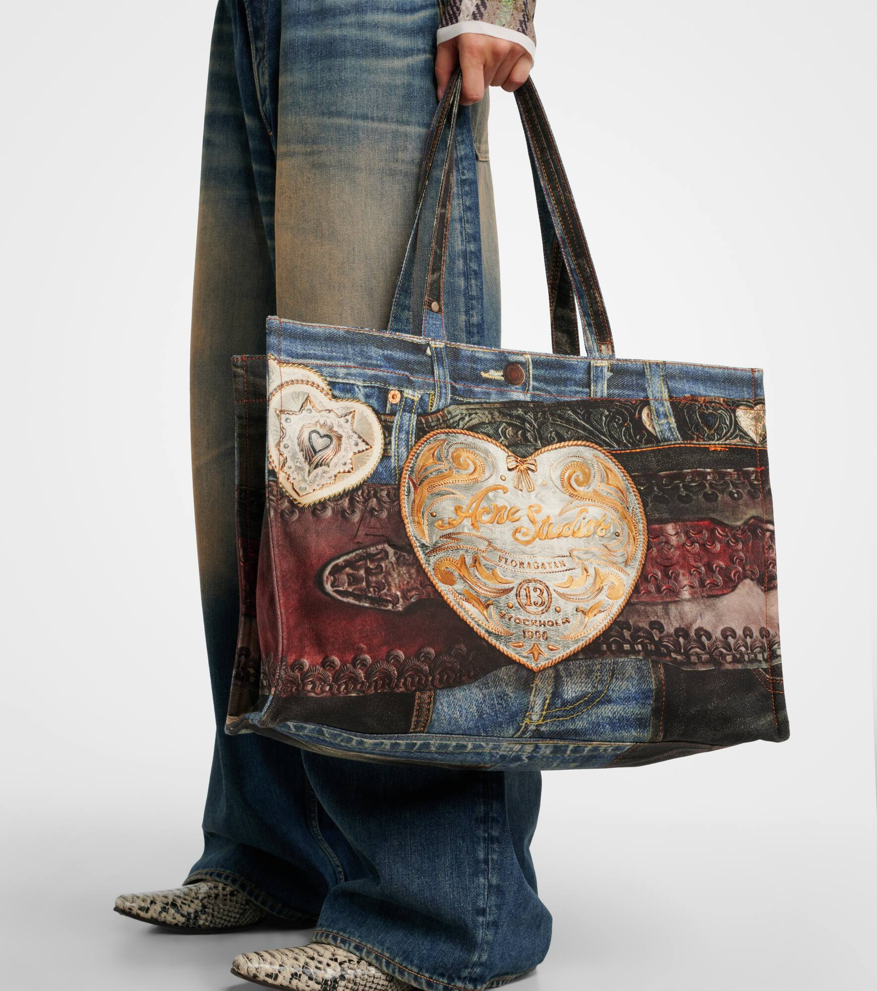 Embossed canvas tote bag - 2