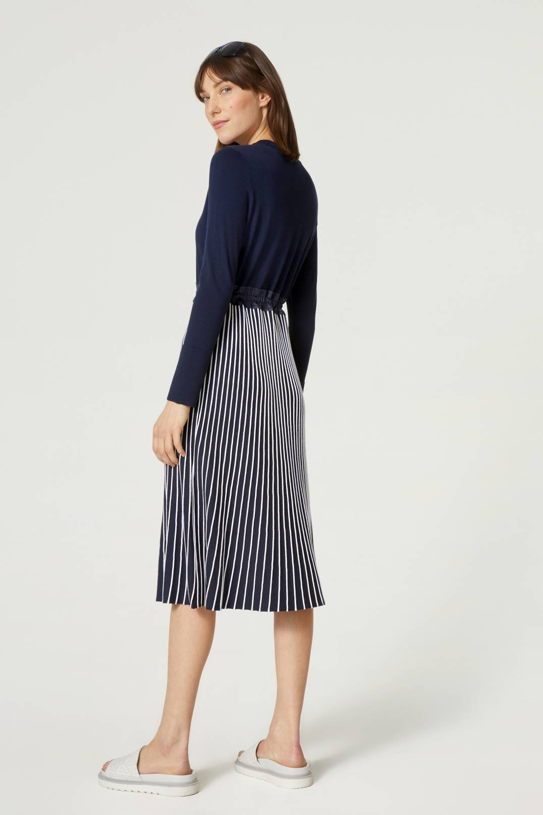 SAMINA KNITTED DRESS IN NAVY BLUE/WHITE - 3