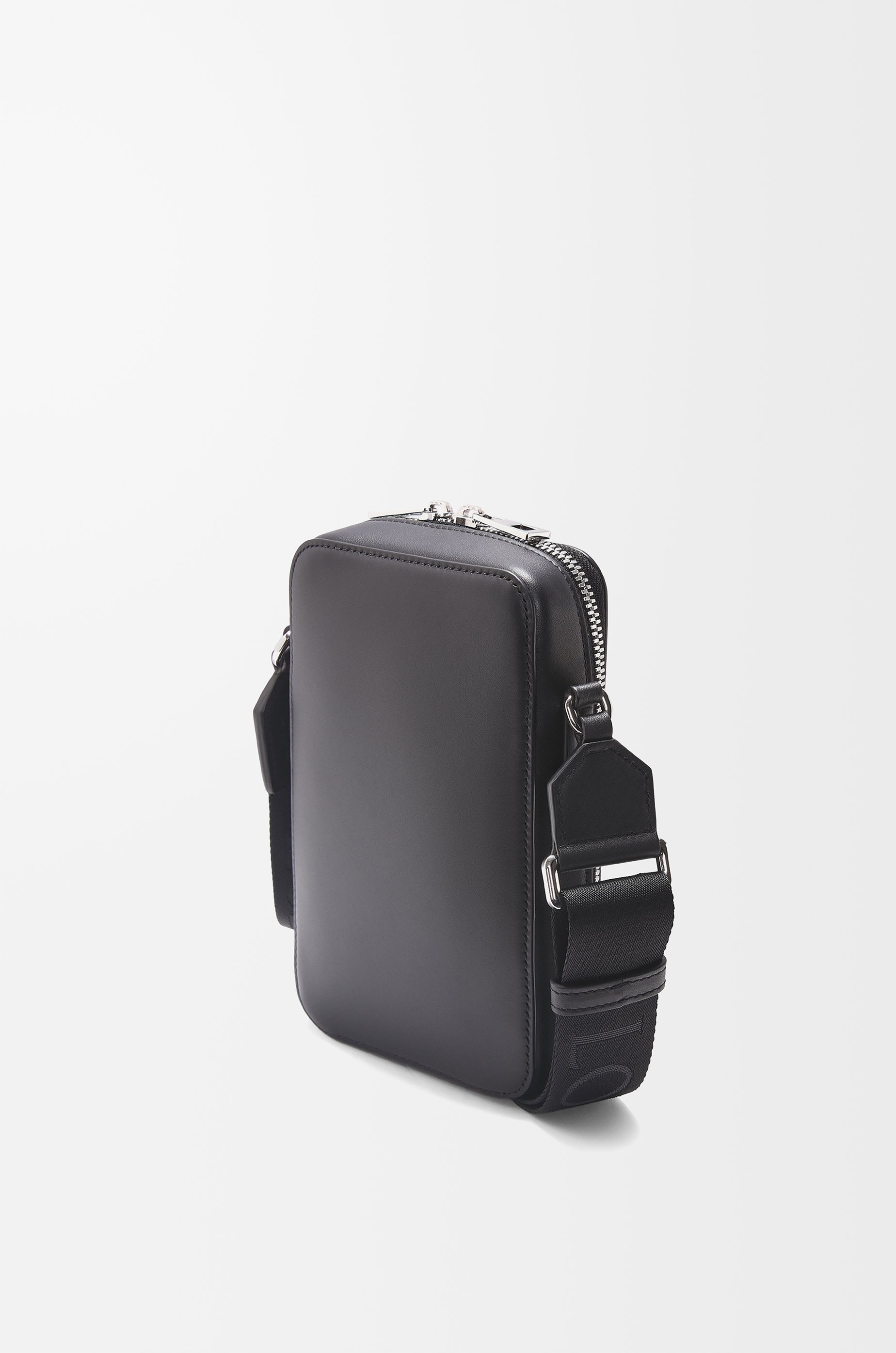 Vertical Crossbody Pocket in satin calfskin - 4
