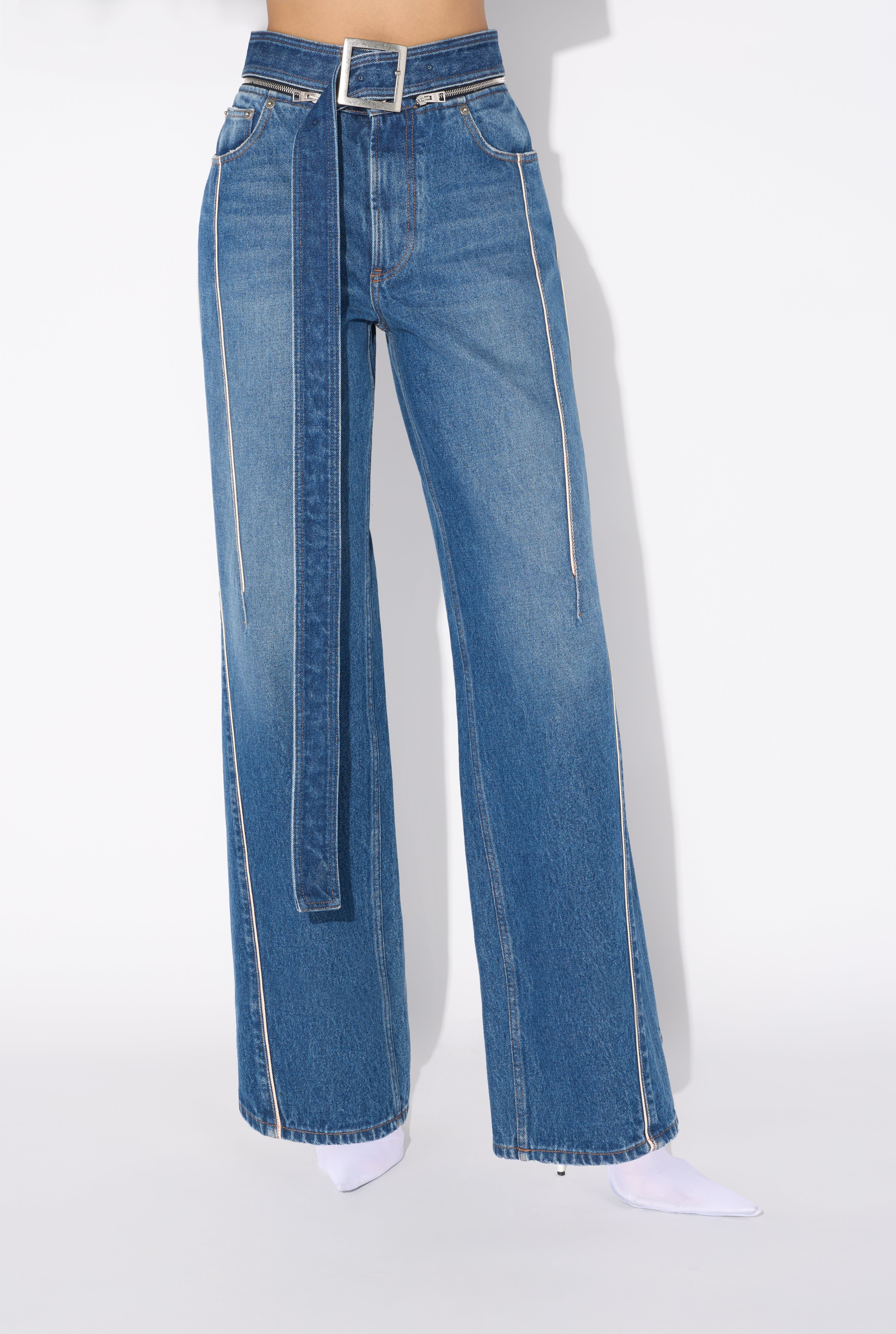 THE BELTED DENIM JEANS - 4