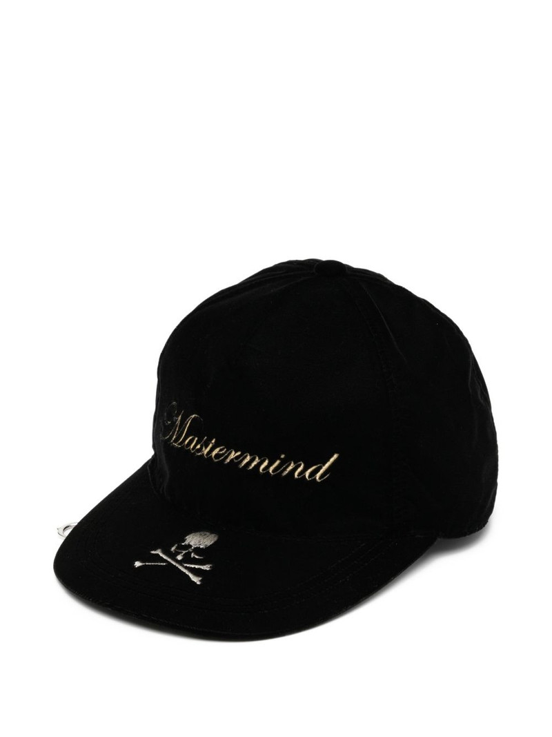 skull-embroidered cap 1