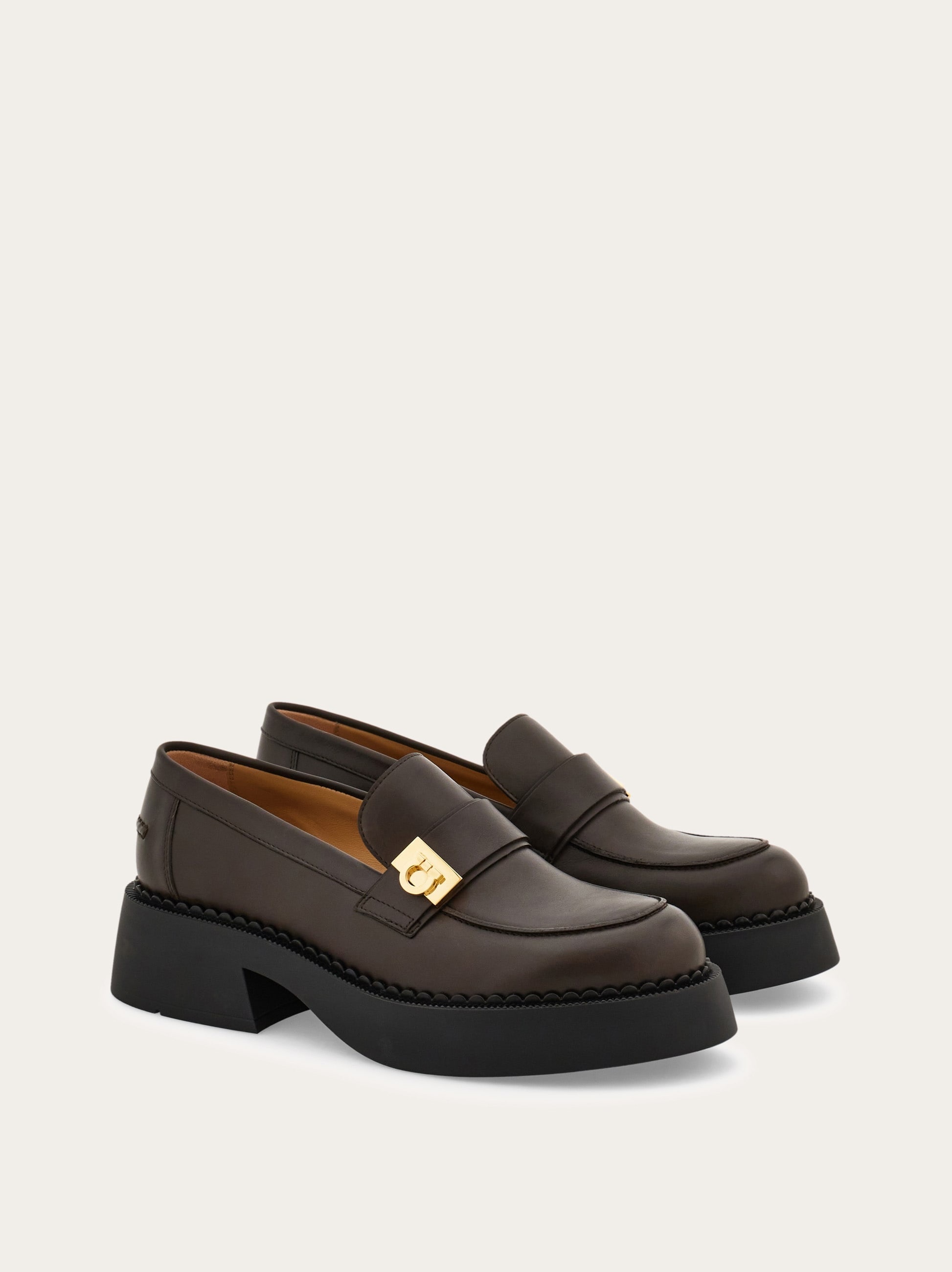 Hug buckle chunky loafer - 5