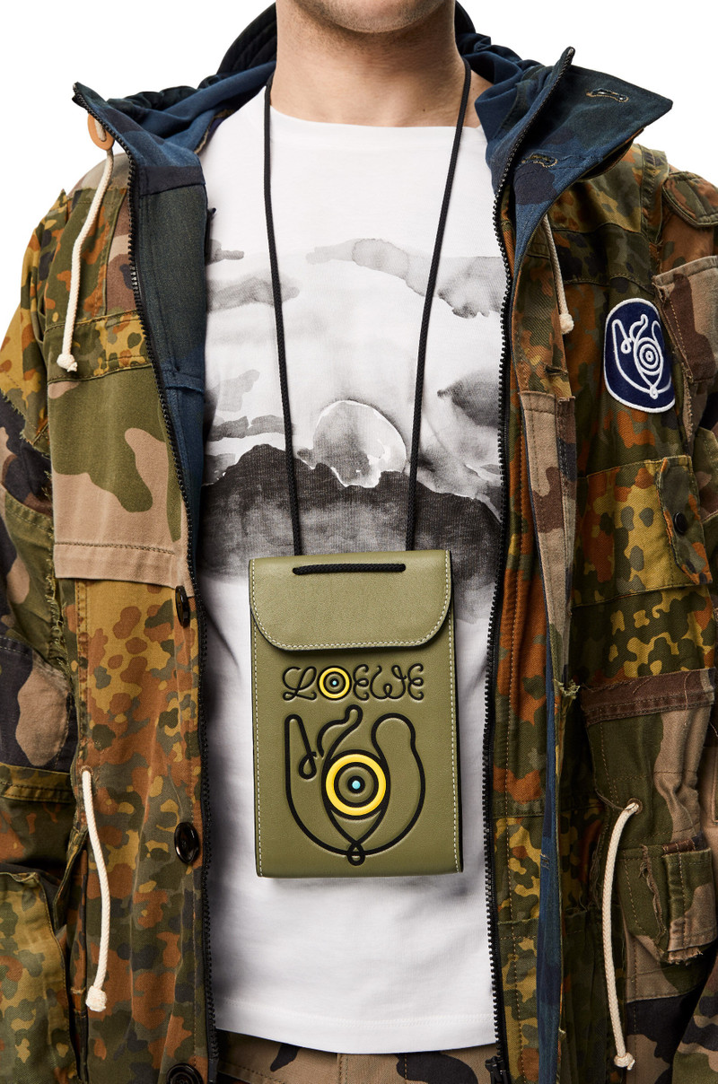 Neck Pocket in classic calfskin 3