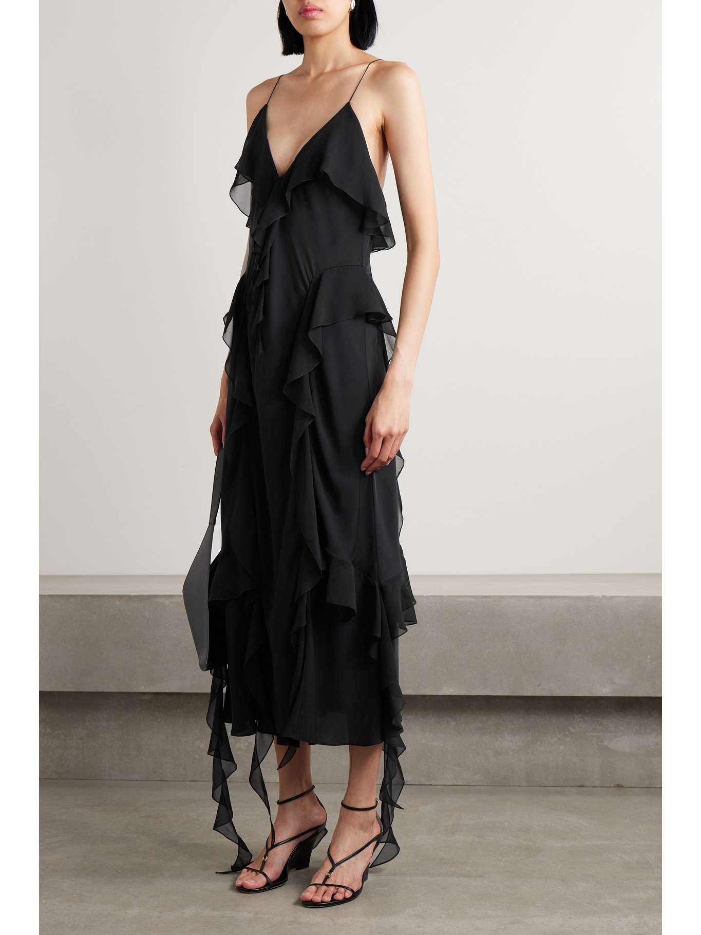 【関税込み】KHAITE ブラック Pim ミディアムドレス KHAITE Pim ruffled midi dress | REVERSIBLE