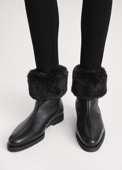 Totême The Off-Duty Boot black outlook