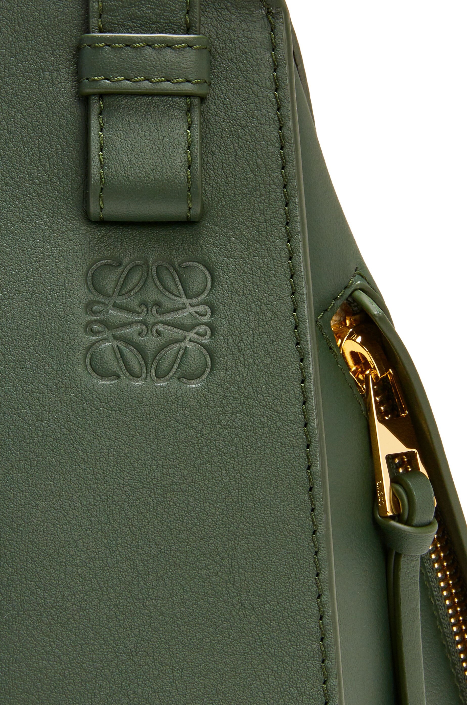Compact Hammock bag in classic calfskin - 10