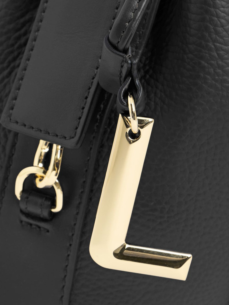 Elles leather bucket bag 5
