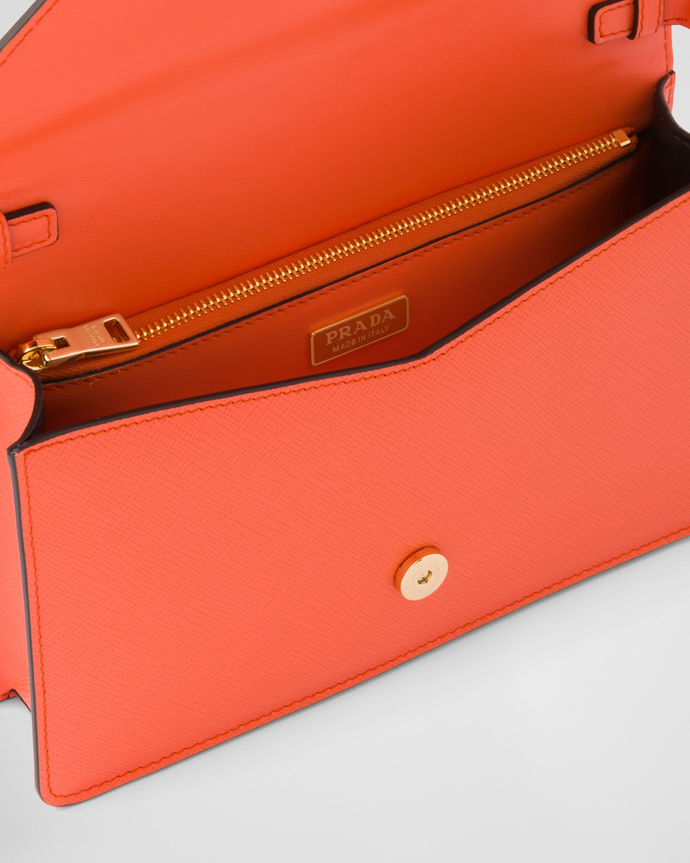 Saffiano leather shoulder bag - 5
