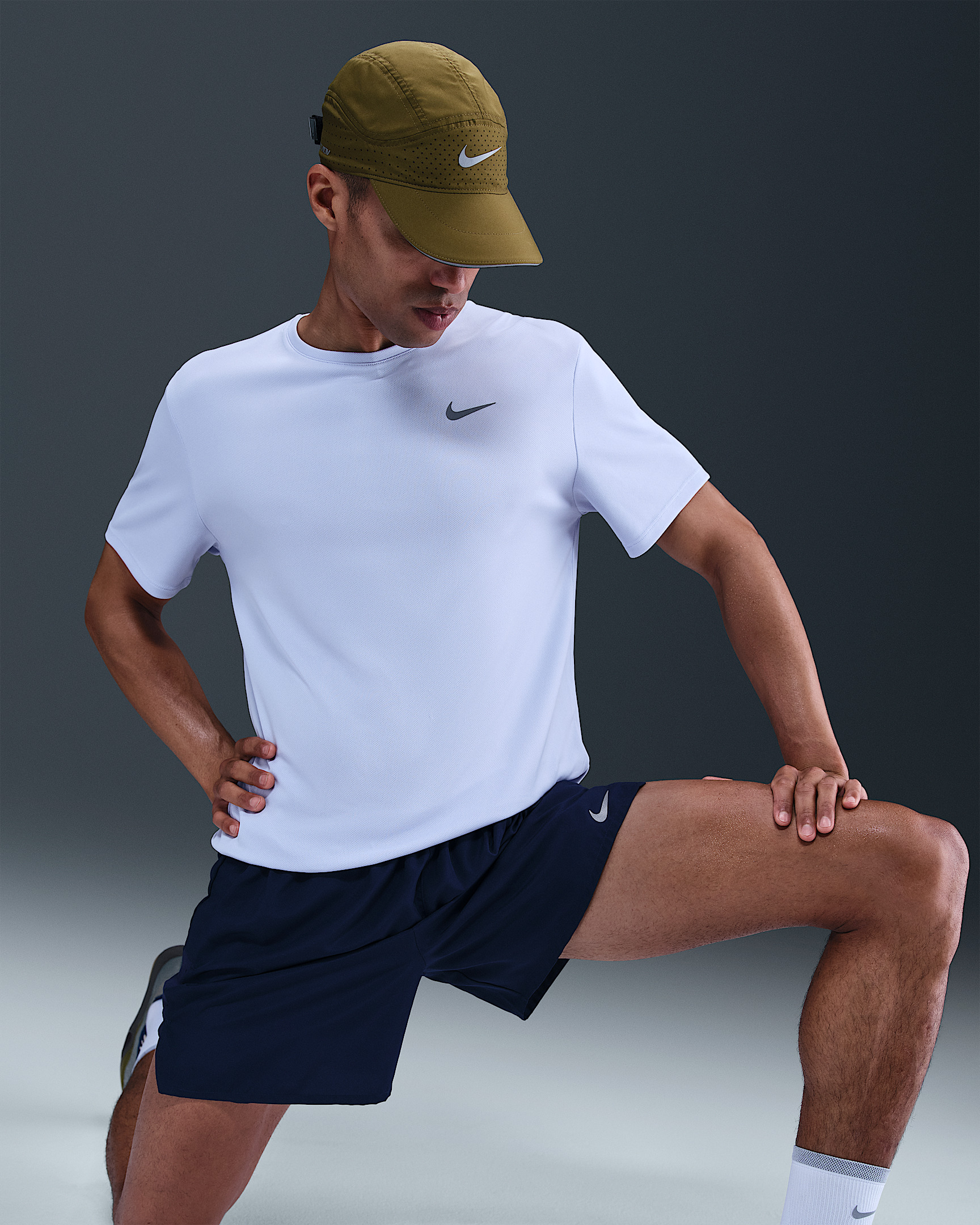 Nike Miler Men's Dri-FIT UV Short-Sleeve Running Top - 3