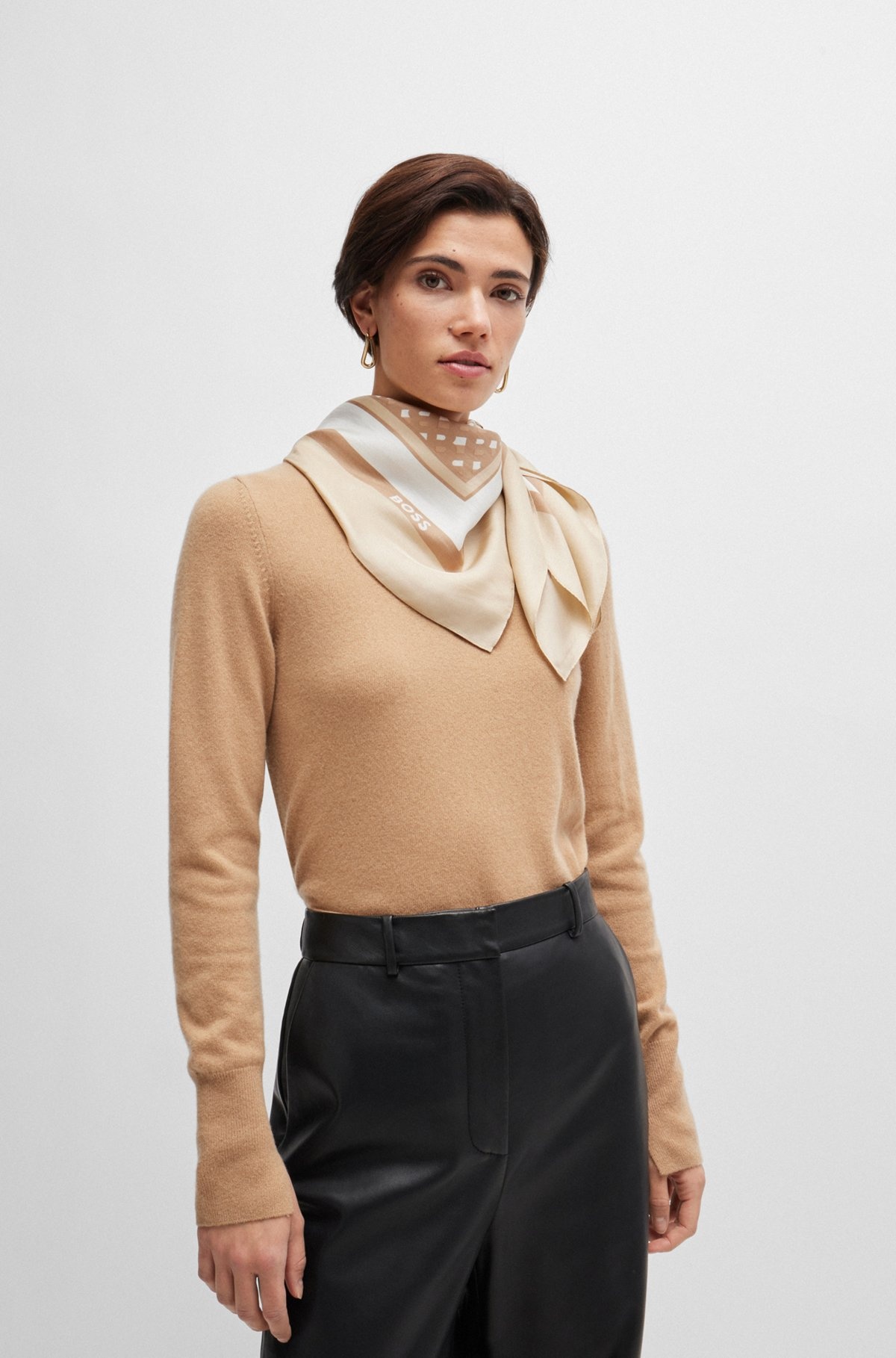 LEATHER TROUSERS WITH PANELED LEG DETAIL - 5