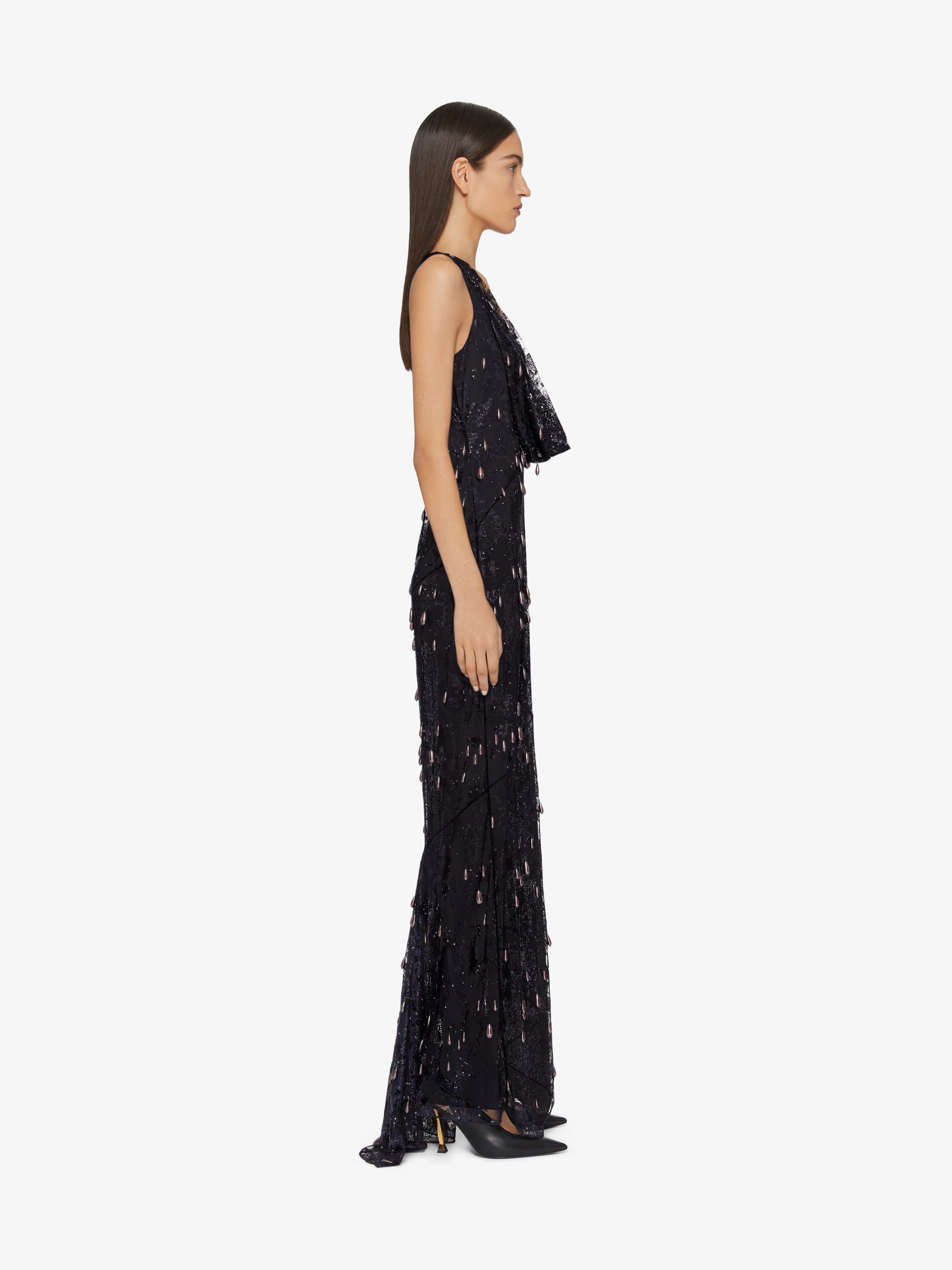 EVENING DRESS IN LACE WITH EMBROIDERED PEARLS - 3