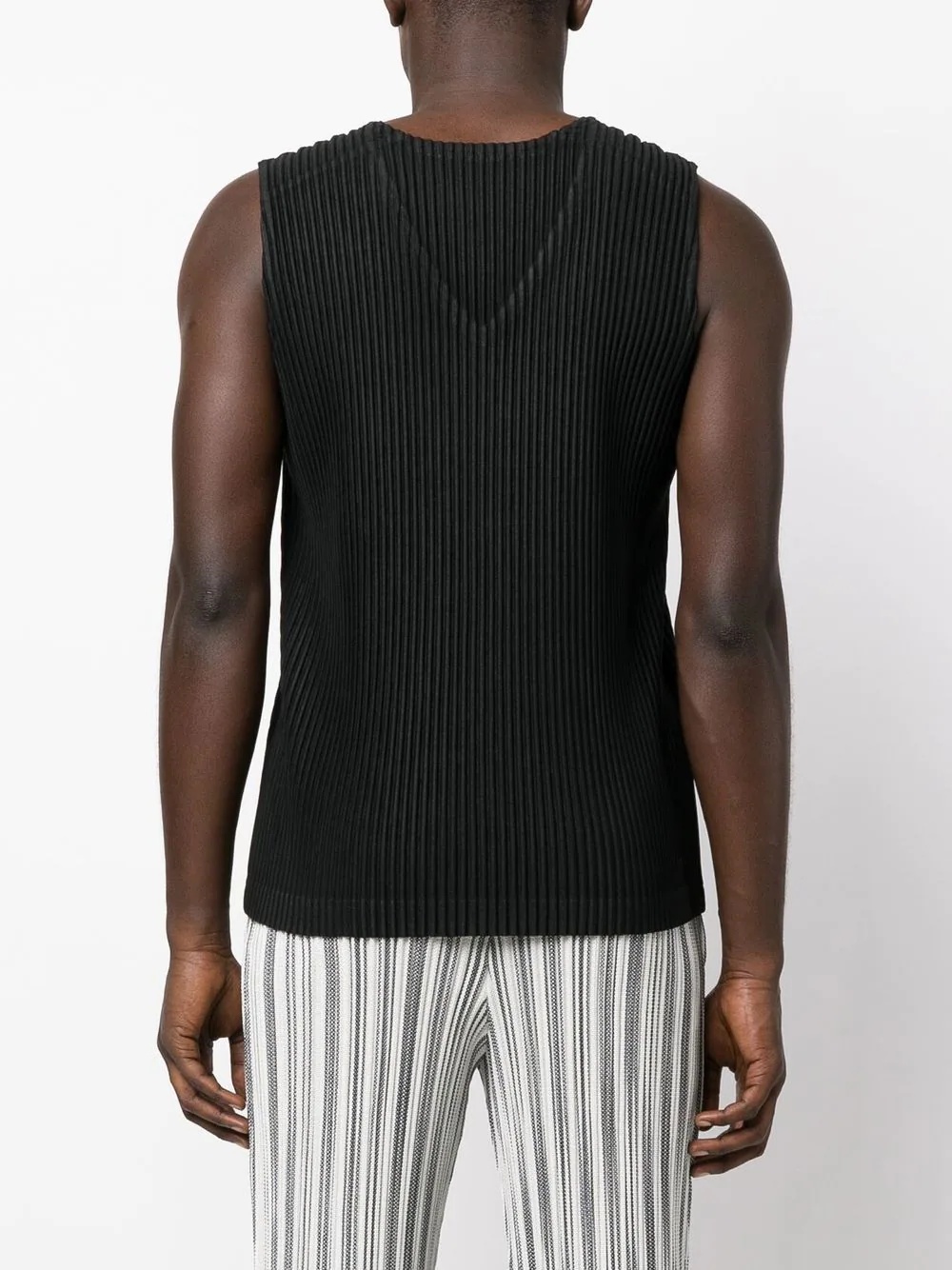 pleated V-neck vest - 4