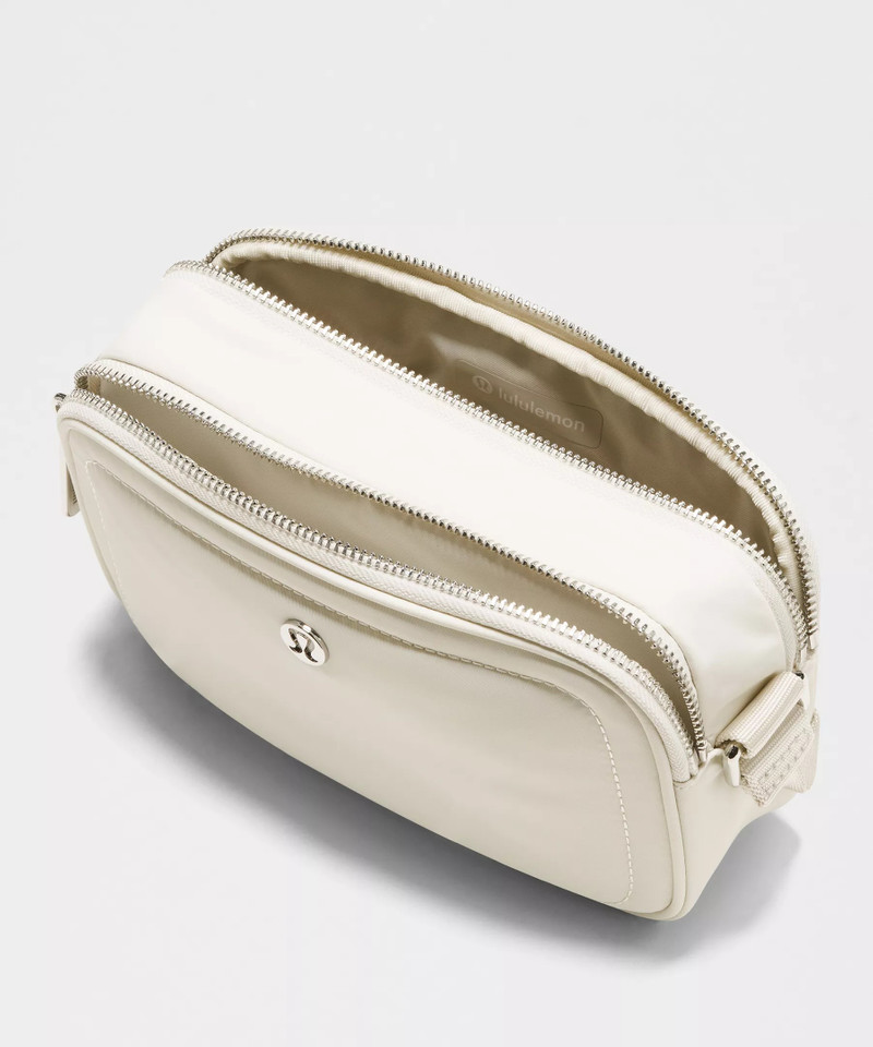 Crossbody Camera Bag 2L 4