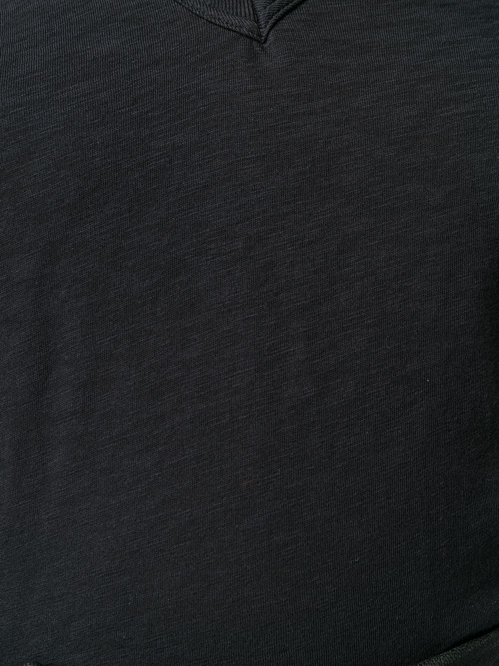 V-neck T-shirt - 5