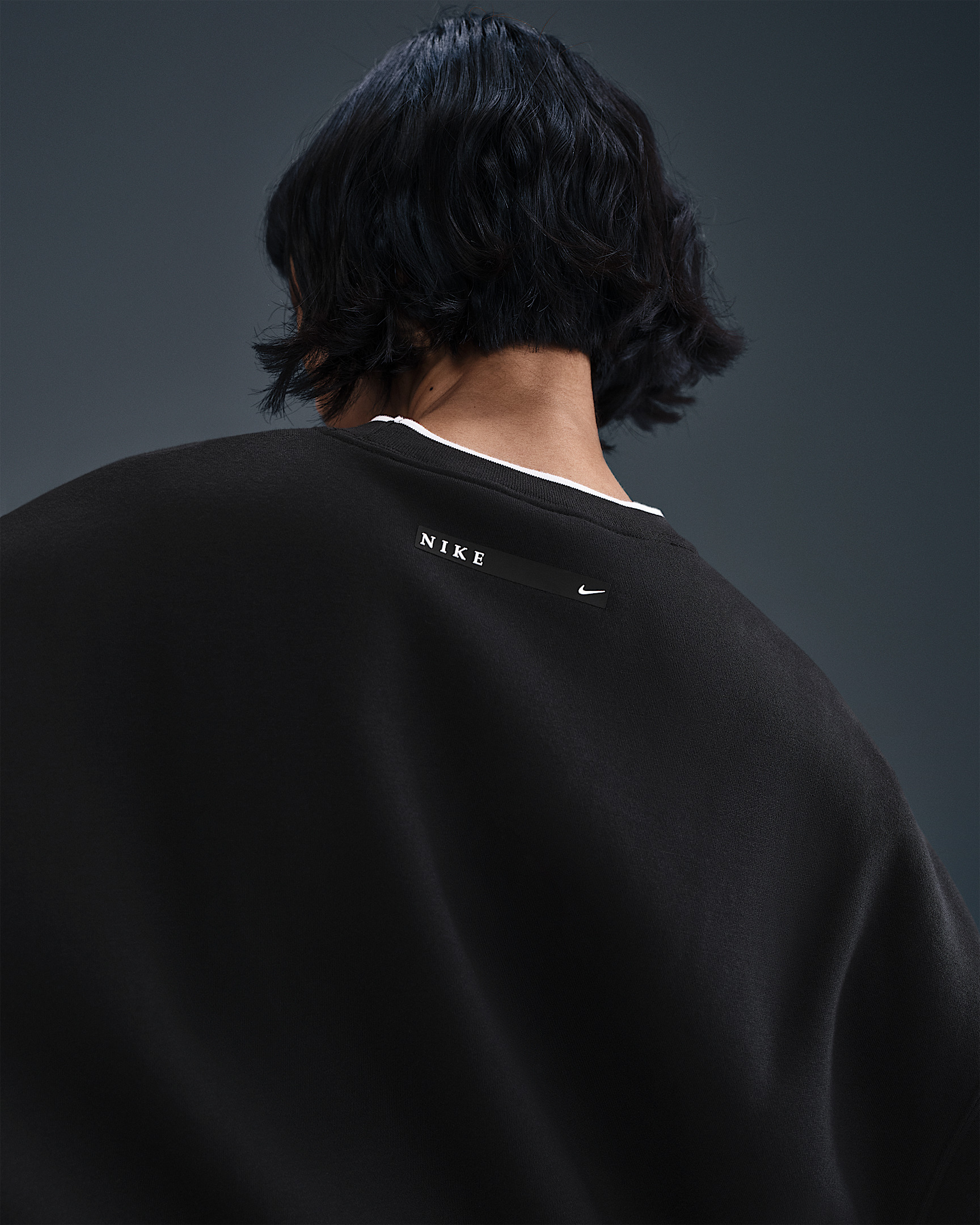 Nike Sportswear Phoenix Fleece Women's Oversized Crew-Neck Sweatshirt - 2