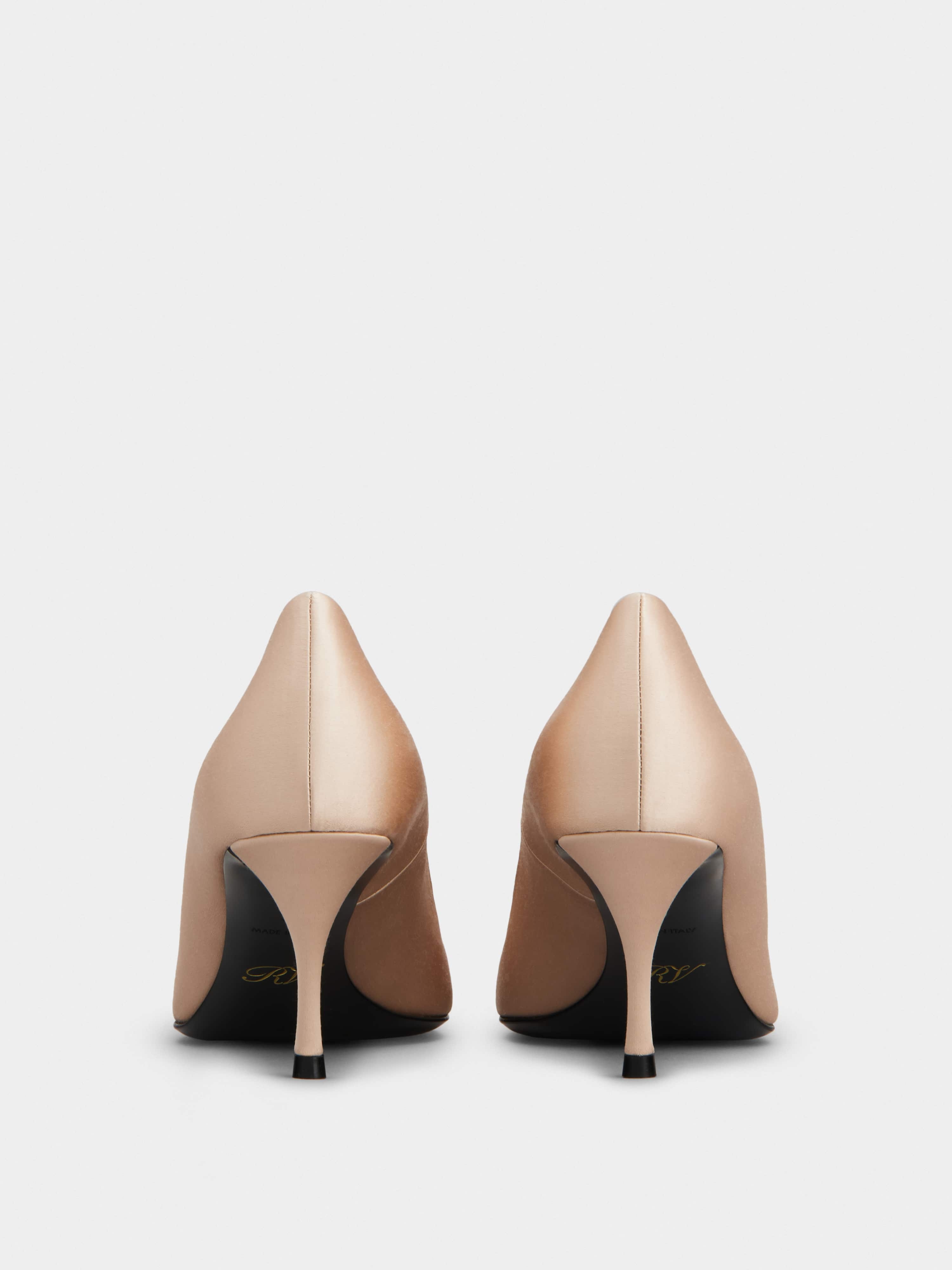 Flower Strass Buckle Pumps in Satin - 5