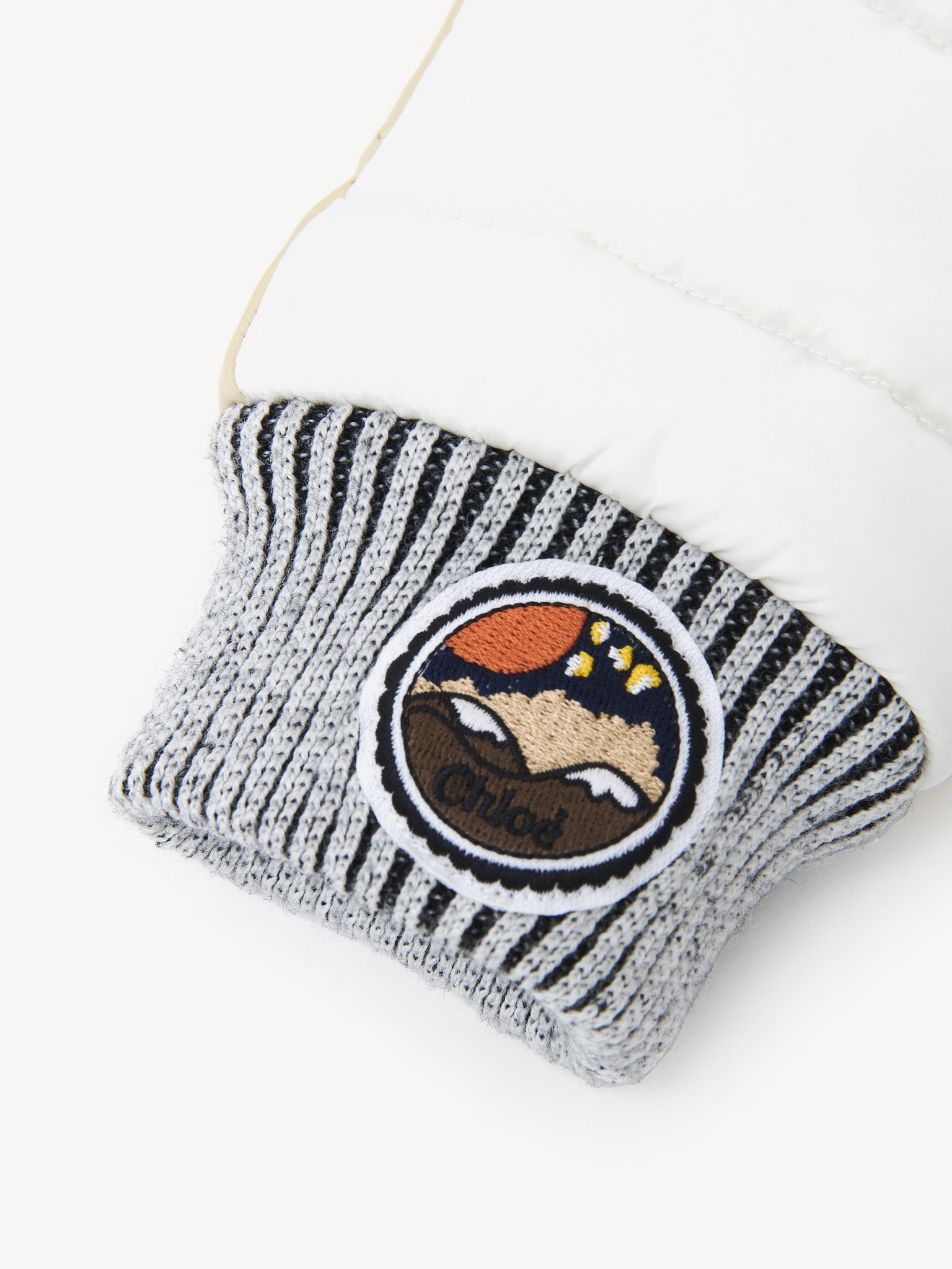 EMBROIDERED-PATCH MITTENS - 3