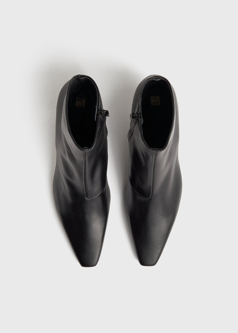 The Slim Ankle Boot black 3