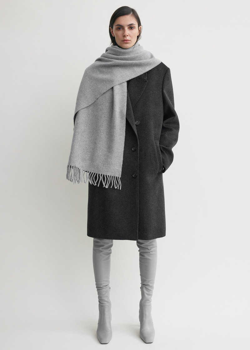 Totême Classic wool scarf light grey mélange outlook