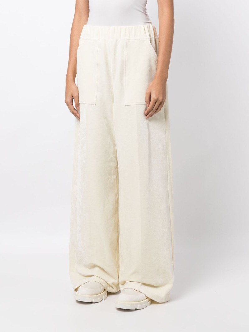 elasticated-waistband velvet-finish flared trousers 3