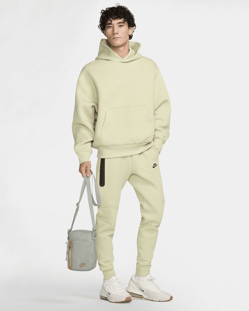 Nike Elemental Premium Crossbody Bag (4L) 10