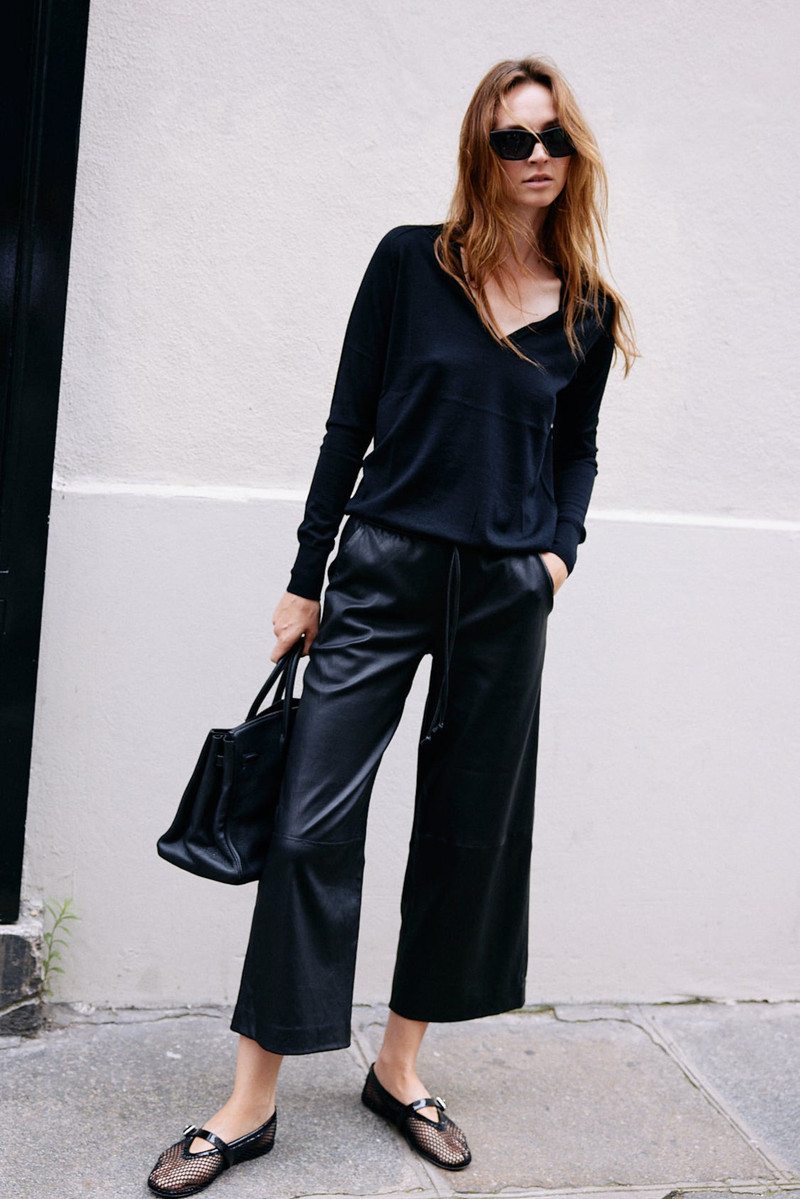 검정 CASHMERE V-NECK 스위치 1