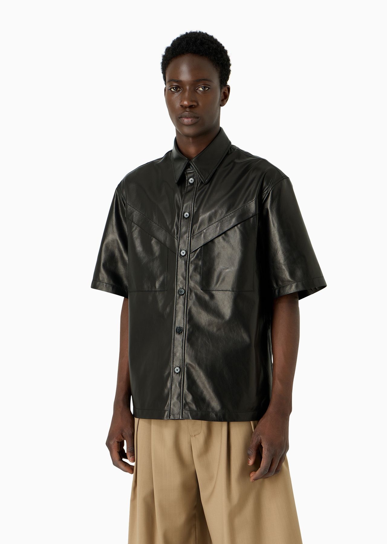 Short-sleeved shirt in partially vegetable-tanned plonge lamb nappa leather - 2