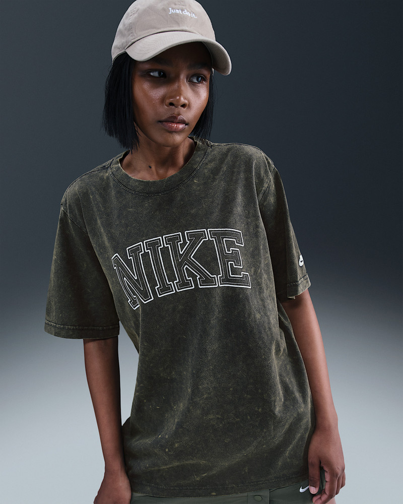 Nike Sportswear Classics Women's Loose T-Shirt 1