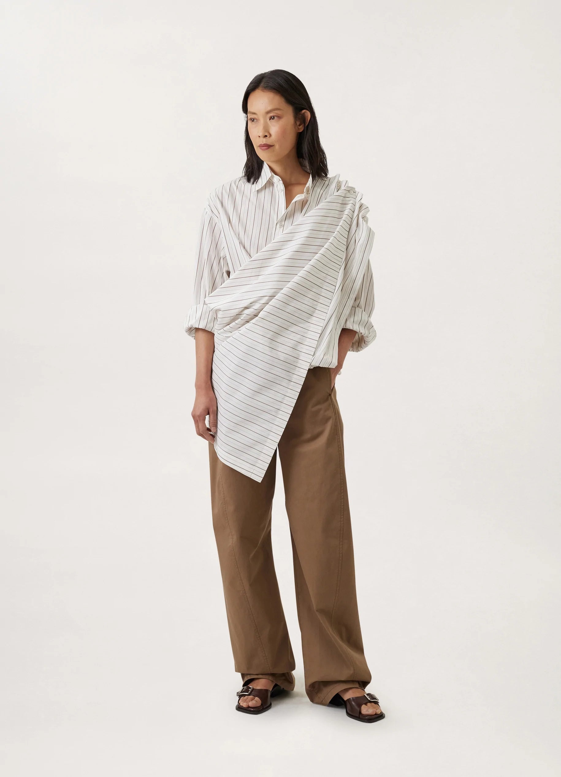 LIGHT BELTED TWISTED PANTS
COTTON TWILL - 2