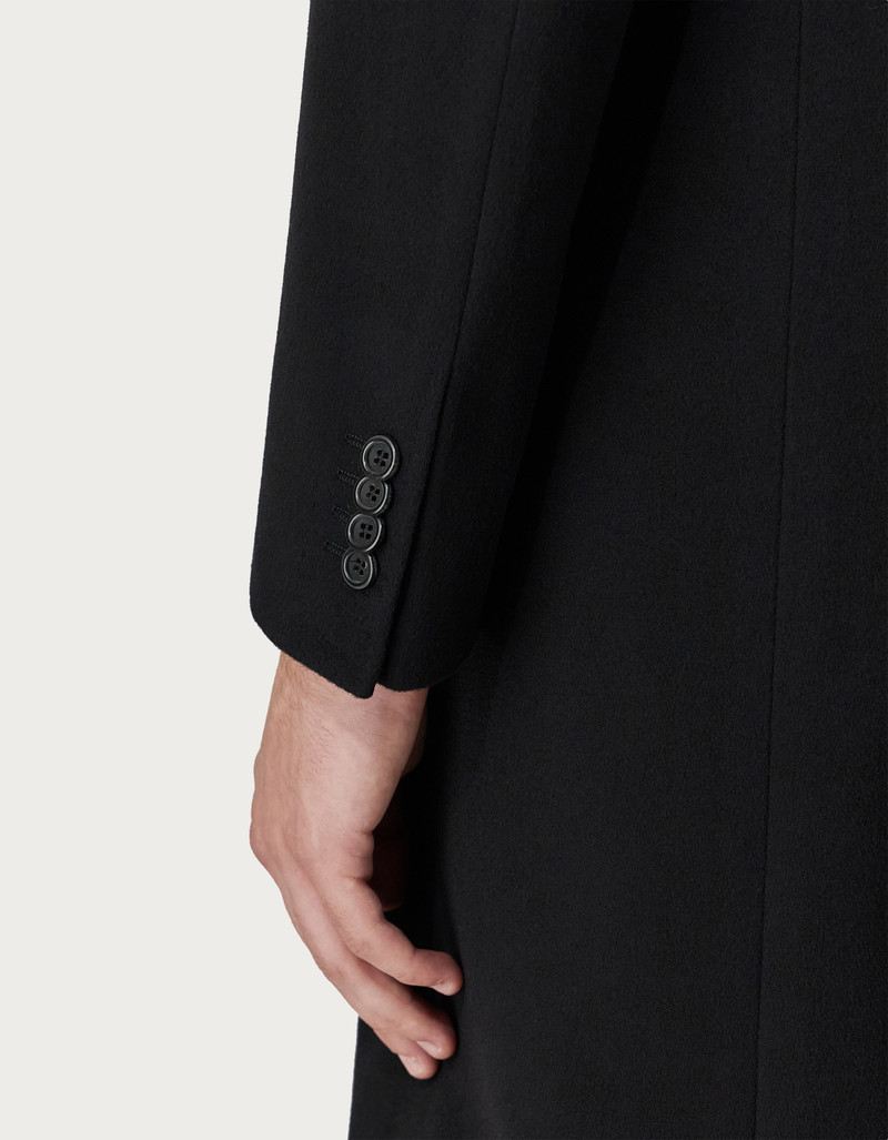BLACK COAT IN WOOL AND CASHMERE 4