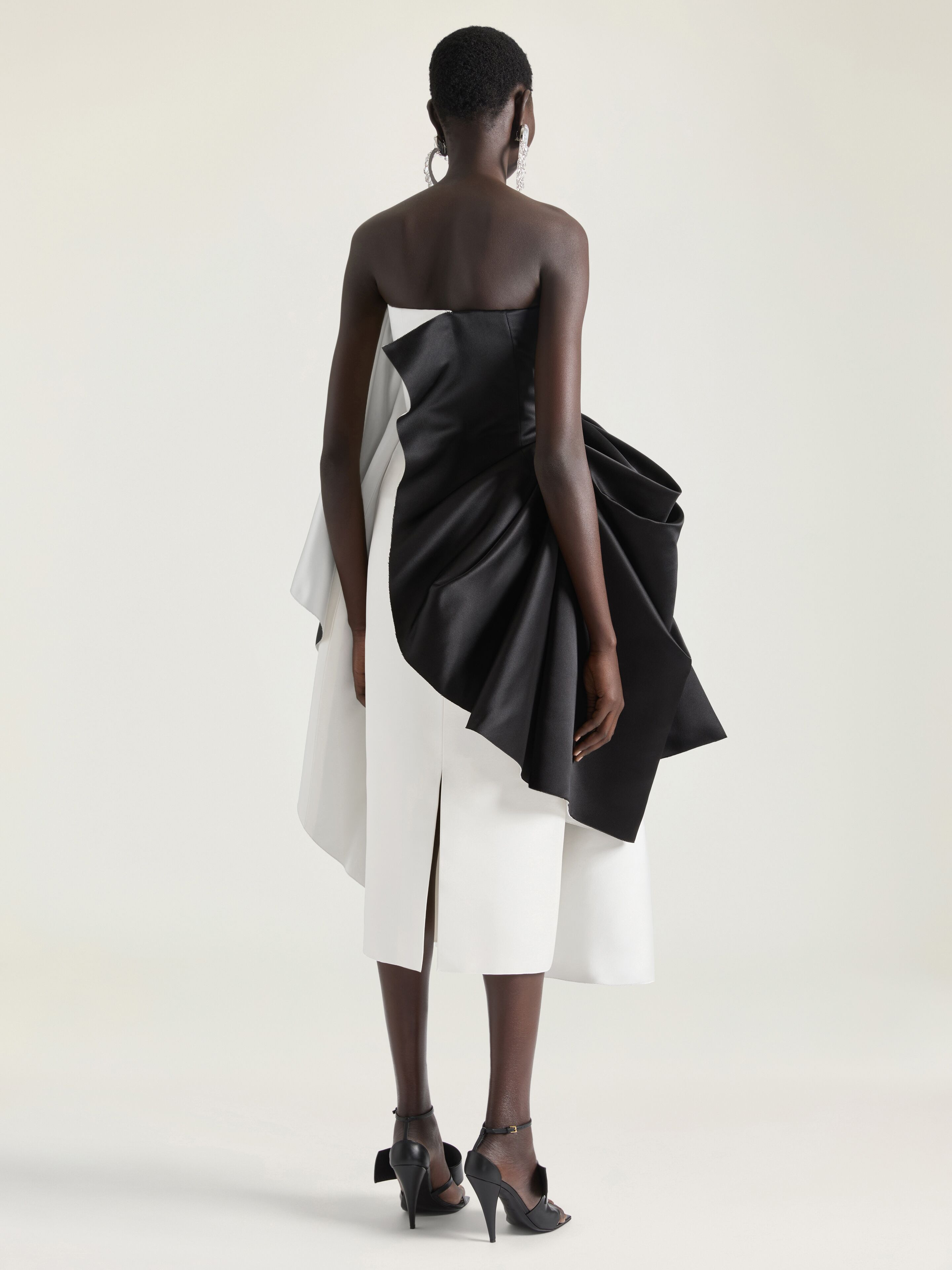 DRAPED BUSTIER EVENING DRESS IN SATIN WITH BOW DETAIL - 3