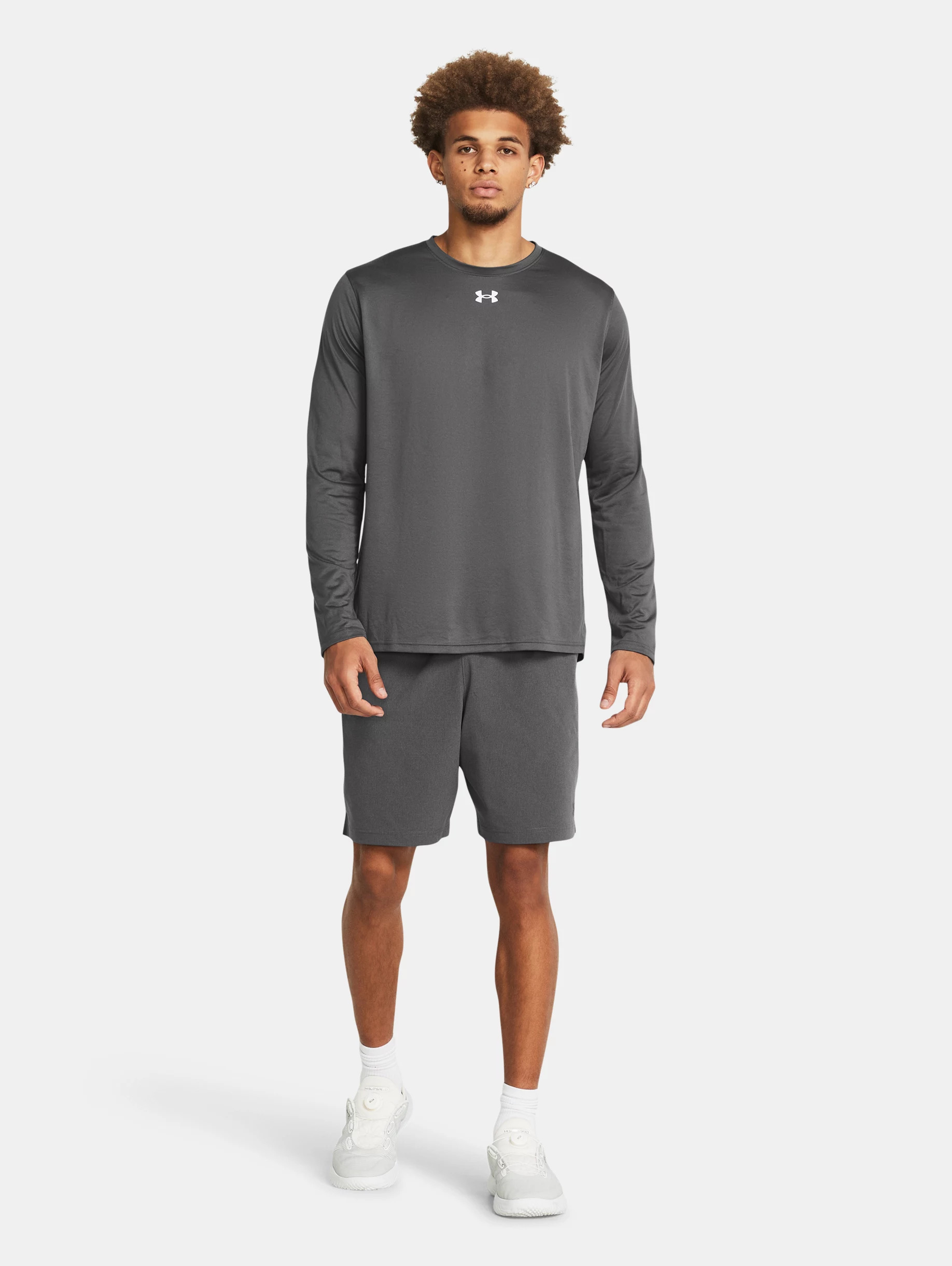 Men's UA Motivate Vented Shorts - 5