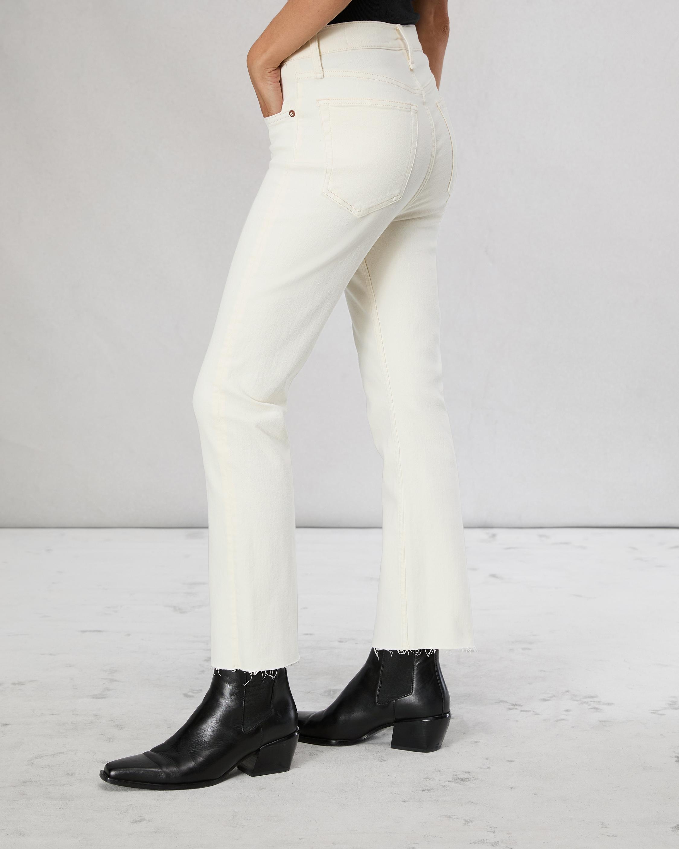 Peyton Ankle Bootcut - Ecru
Mid-Rise High Stretch Jean - 4