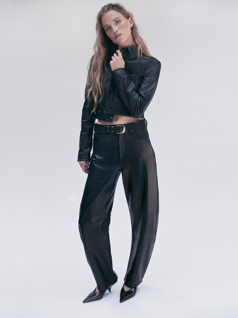 FRAME The Leather Bubble in Black outlook