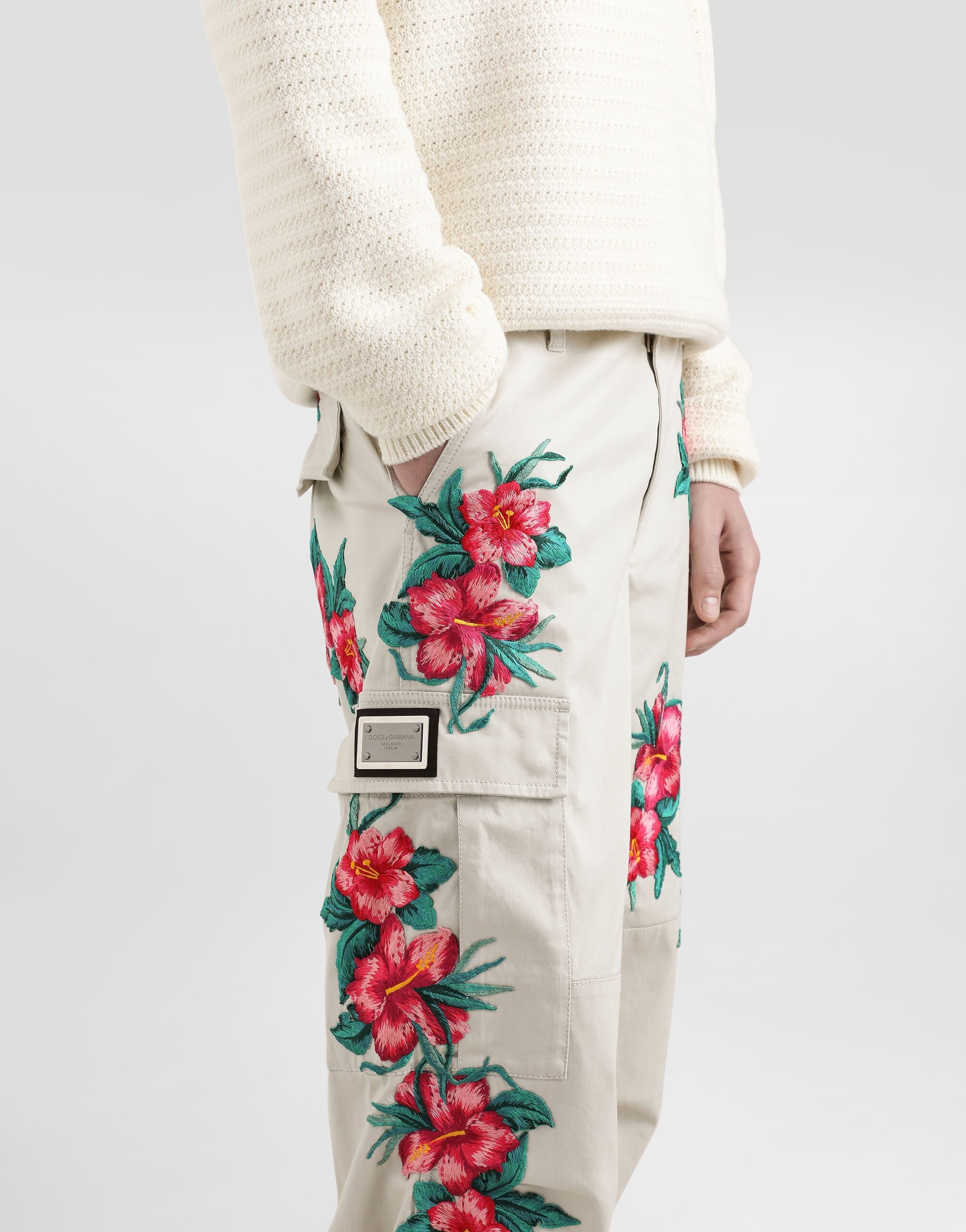 Cotton cargo pants with floral patches - 4