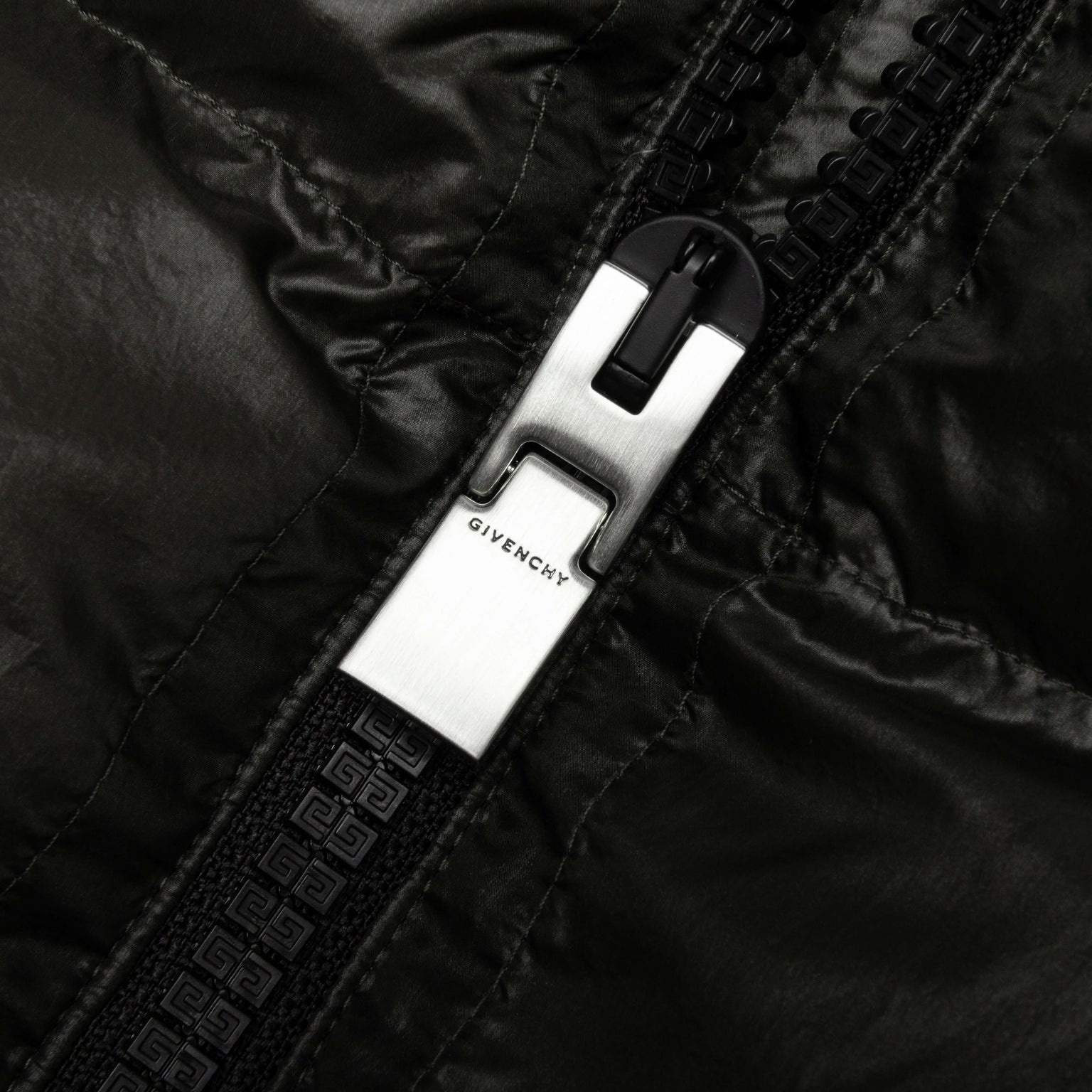 GIVENCHY SLEEVELESS PUFFER W/ FRONT POCKETS - MILITARY GREEN - 3