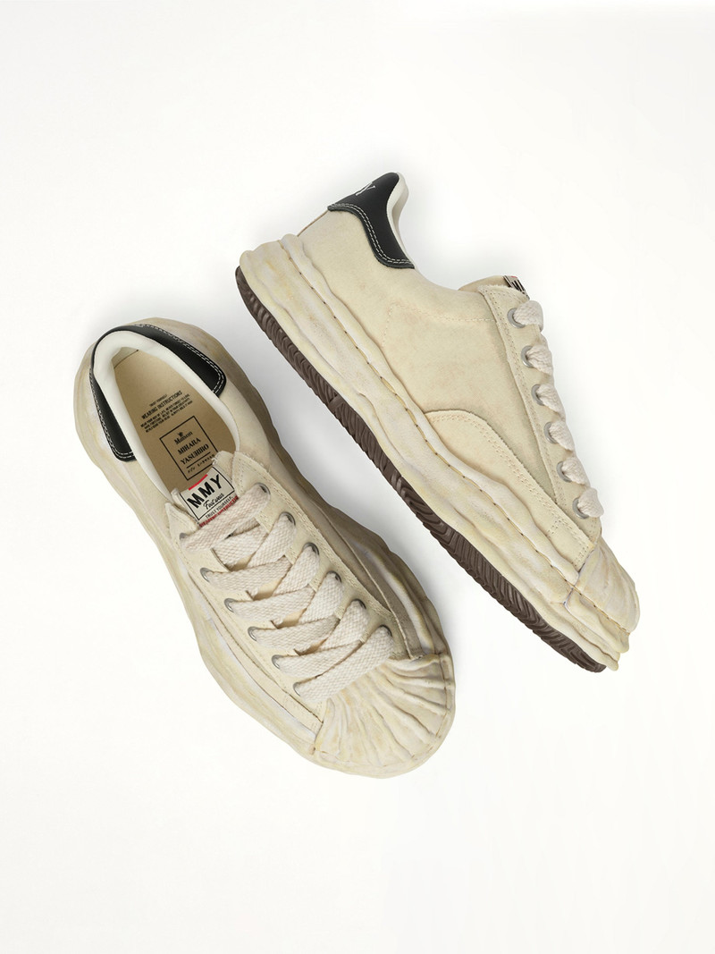 Blakey Bleached Canvas Low Top Sneakers in White 4