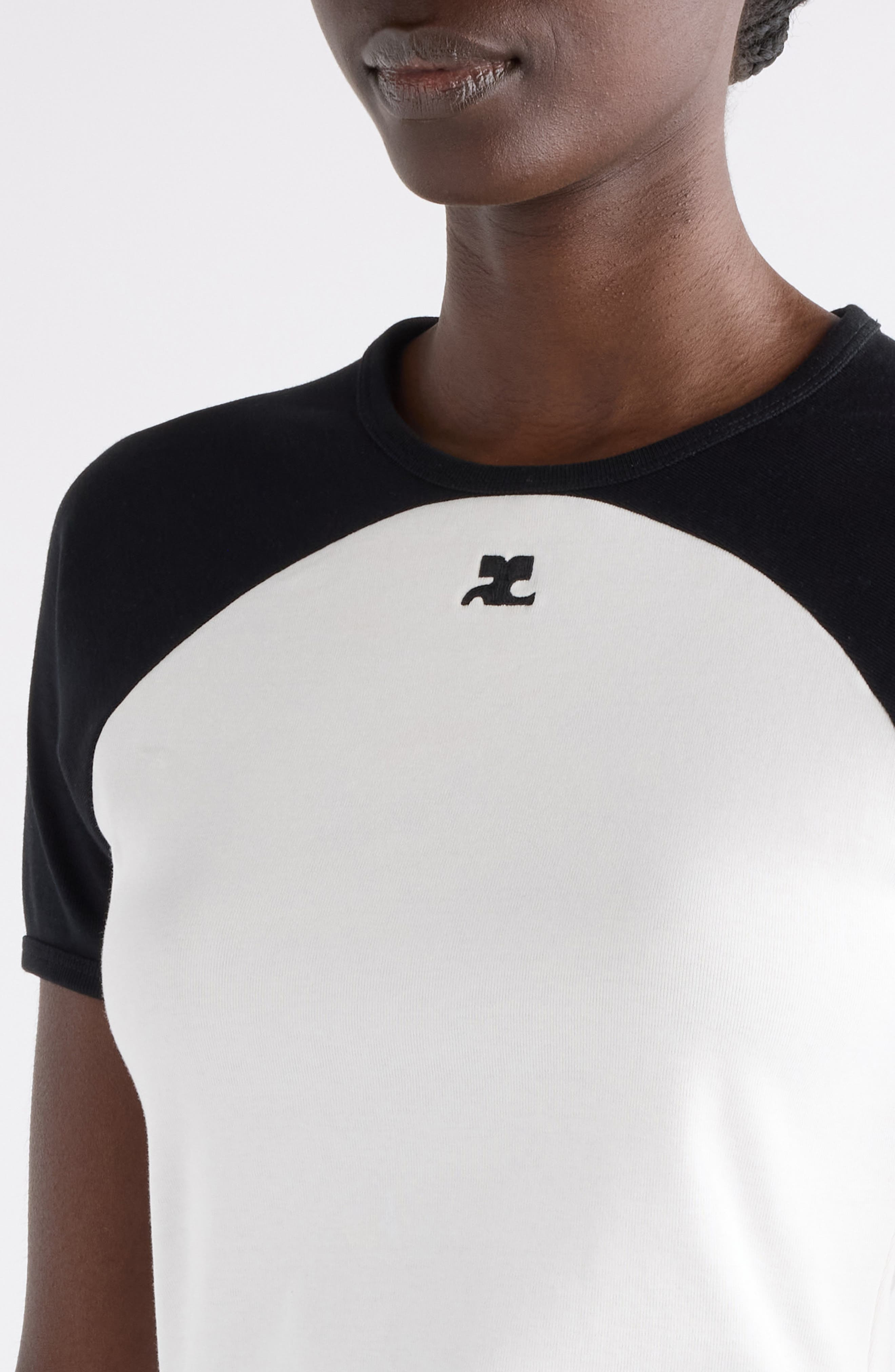 Courrèges Circle Contrast T-Shirt in Heritage White/Black at Nordstrom - 5
