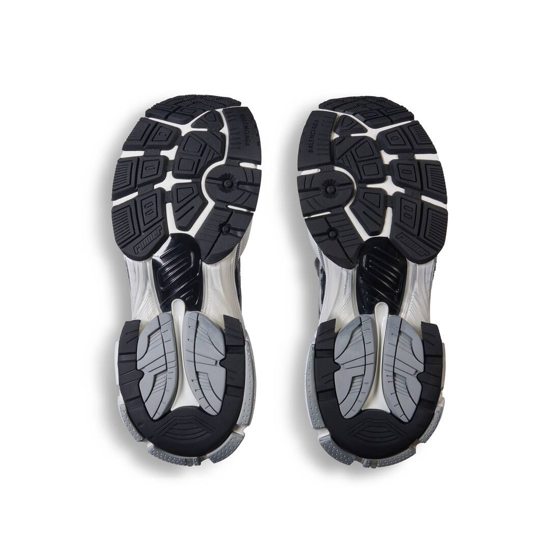 Women's Runner Sneaker in Grey - 7