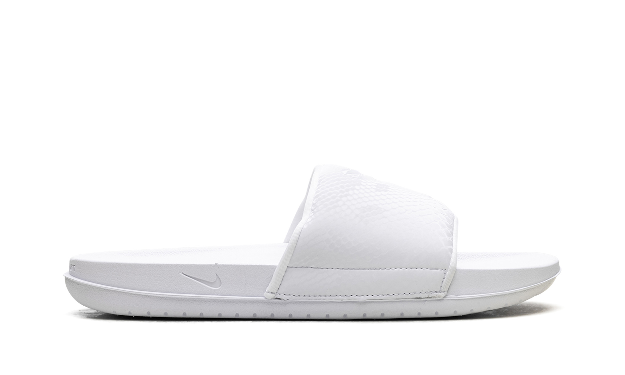 Kobe Offcourt Slide "Triple White" - 6