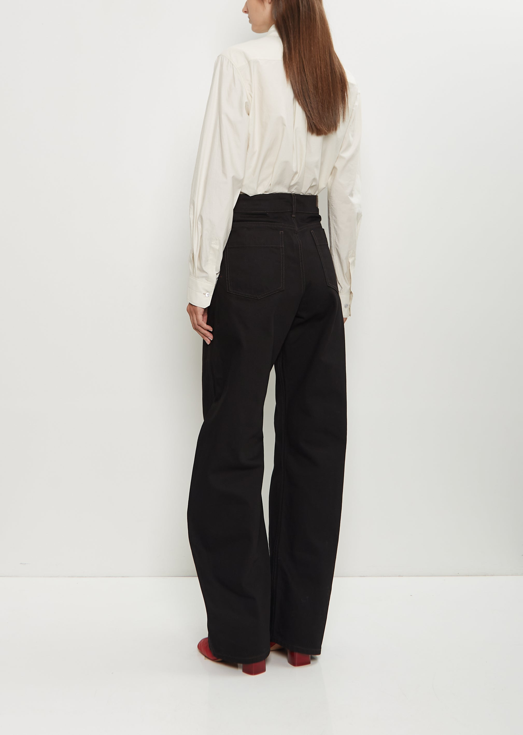 High Waisted Curved Denim Pants — Black - 3