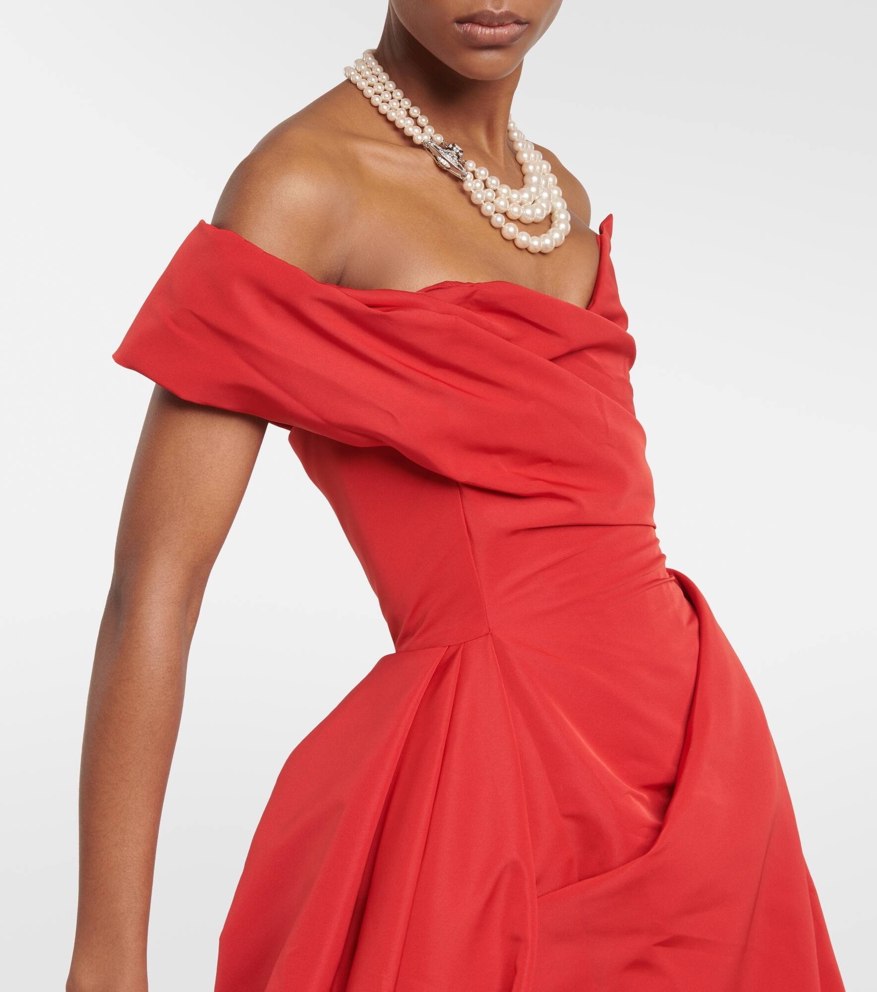 Draped off-shoulder satin gown - 4