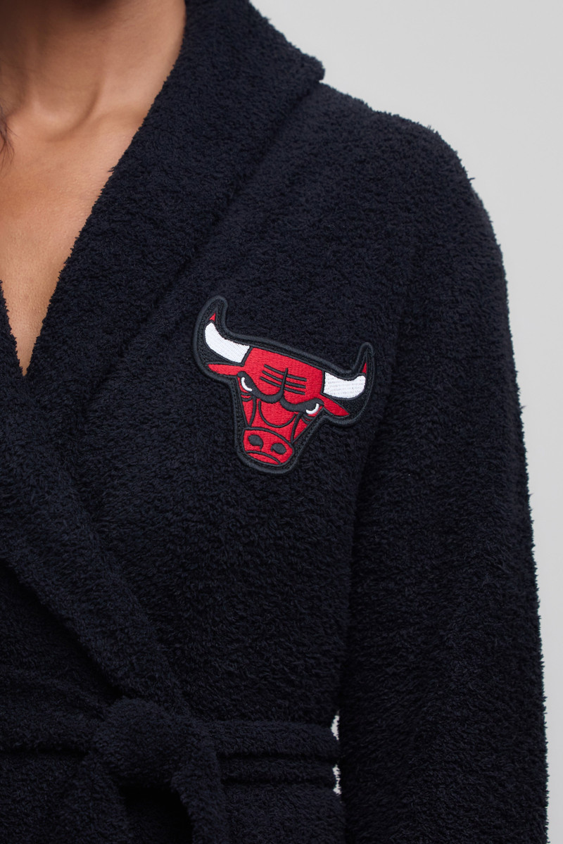CozyChic® Chicago Bulls™ Unisex Robe 4