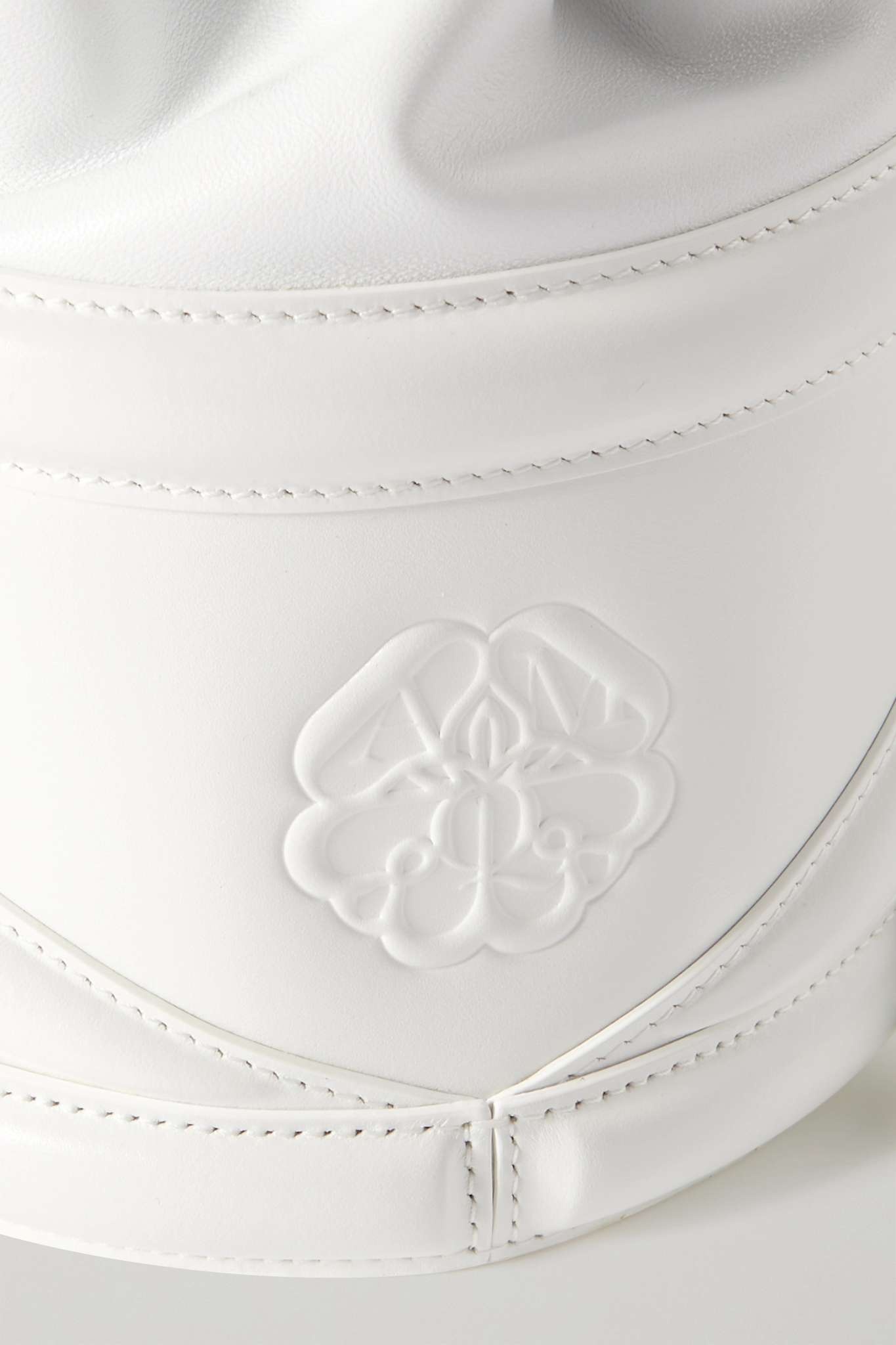 Soft Curve mini leather bucket bag - 4